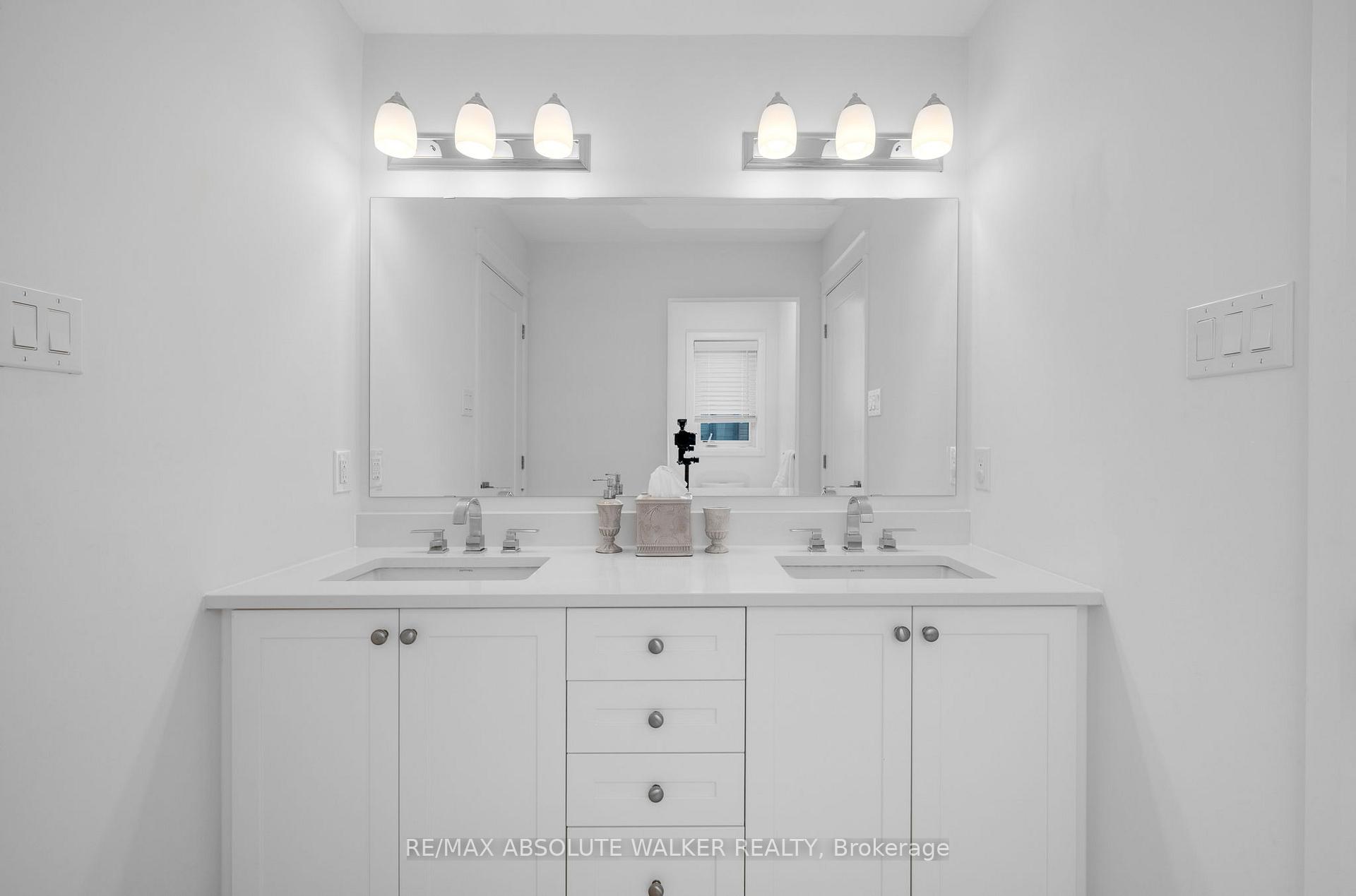 Photo 32 of 27 Eramosa Crescent, Ottawa, Kanata - Kanata Lakes/Heritage Hills — HOMEH