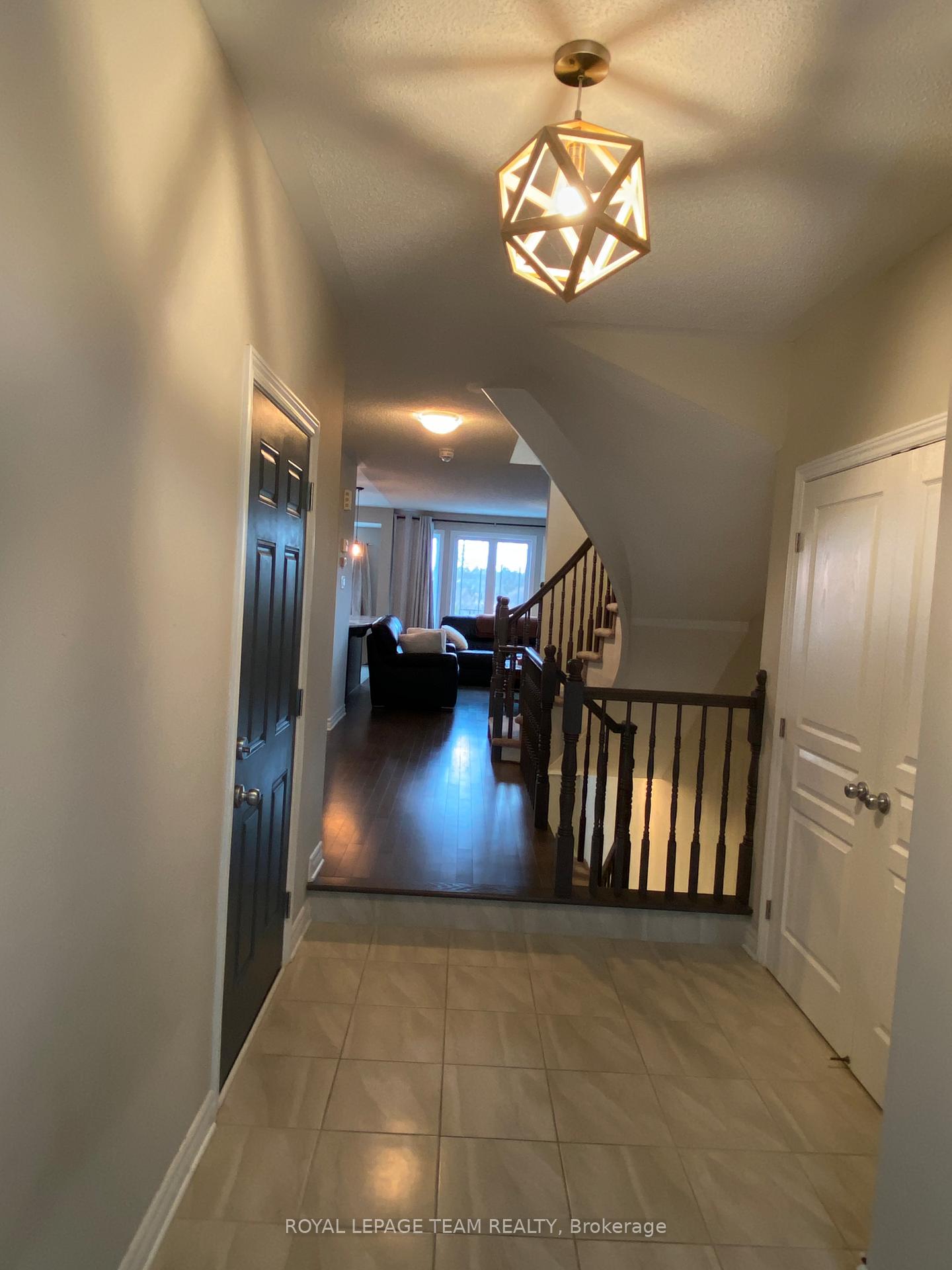 Photo 2 of 418 Barrick Hill Road, Ottawa, Kanata - Emerald Meadows/Trailwest — HOMEH