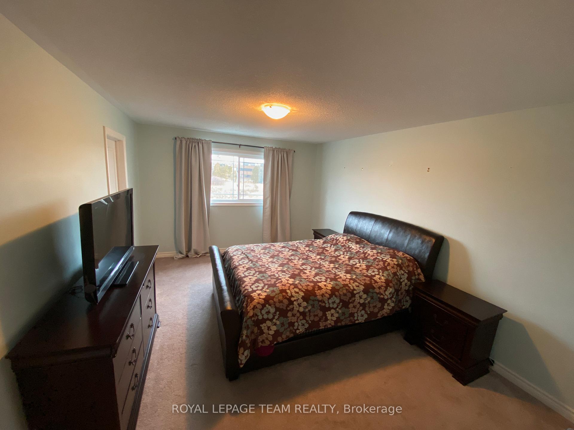 Photo 12 of 418 Barrick Hill Road, Ottawa, Kanata - Emerald Meadows/Trailwest — HOMEH