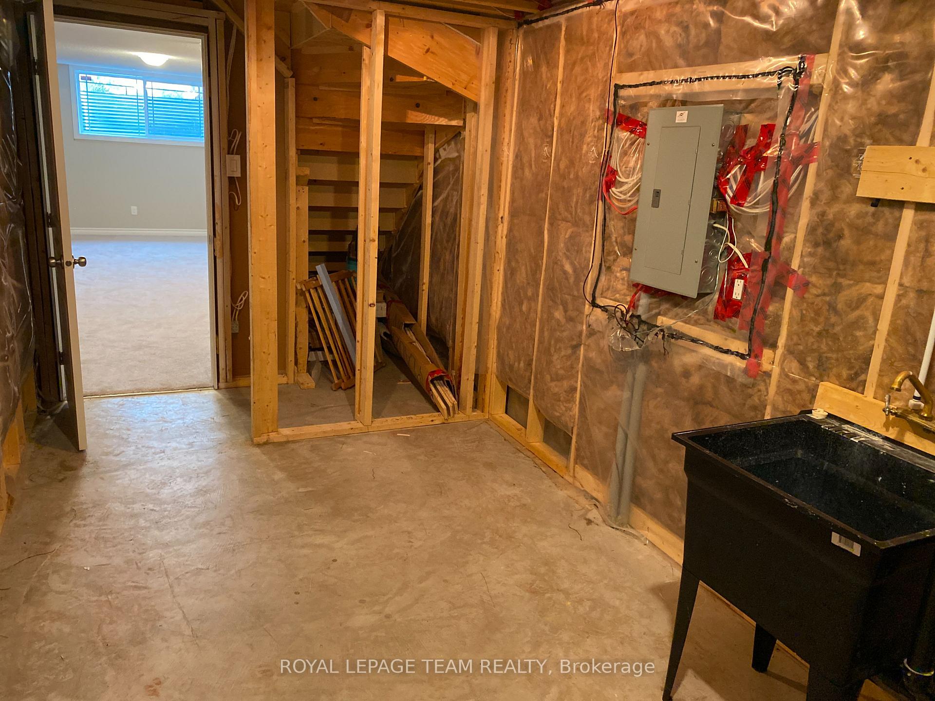 Photo 28 of 418 Barrick Hill Road, Ottawa, Kanata - Emerald Meadows/Trailwest — HOMEH