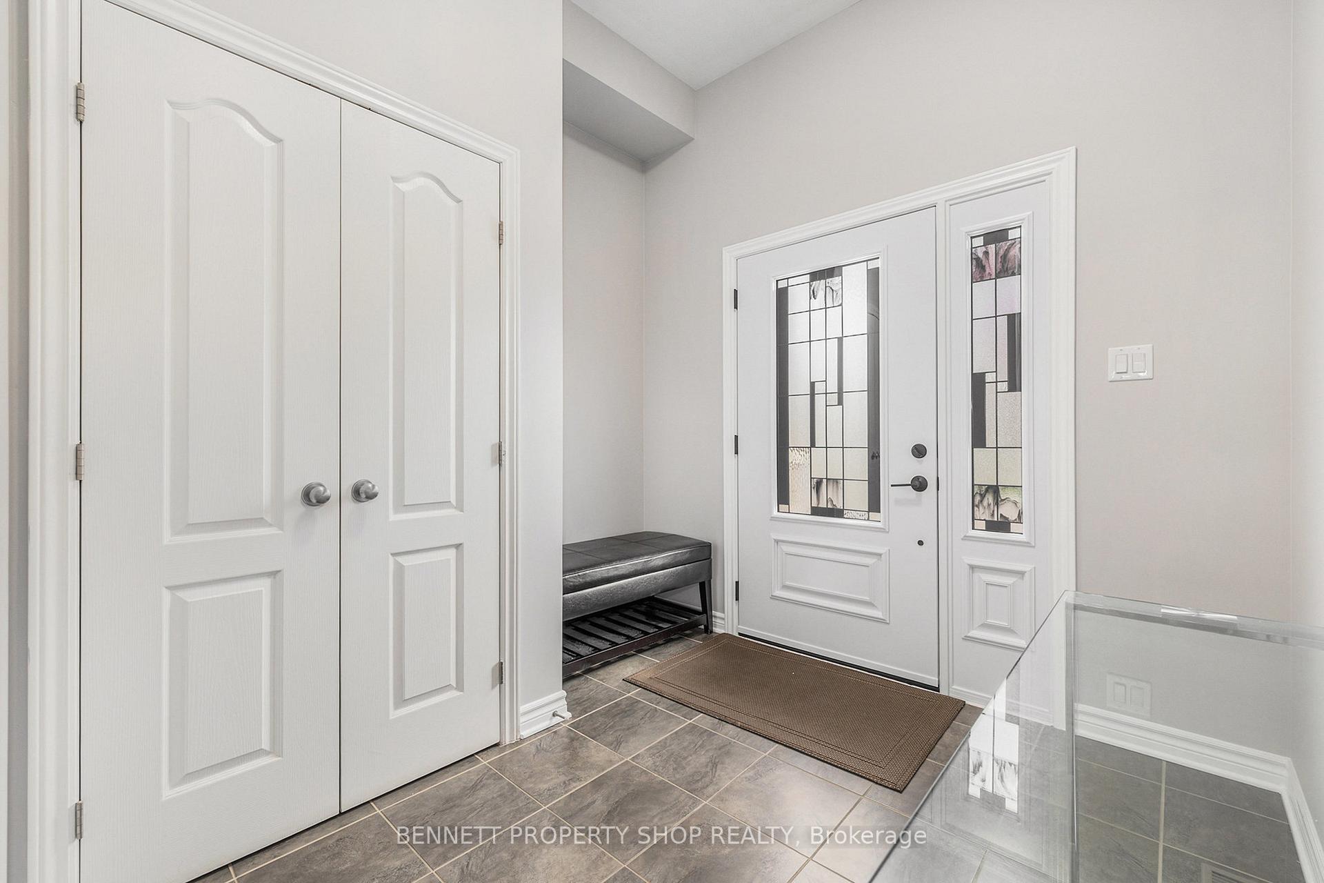 Photo 2 of 1030 Northgraves Crescent, Ottawa, Kanata - Emerald Meadows/Trailwest — HOMEH