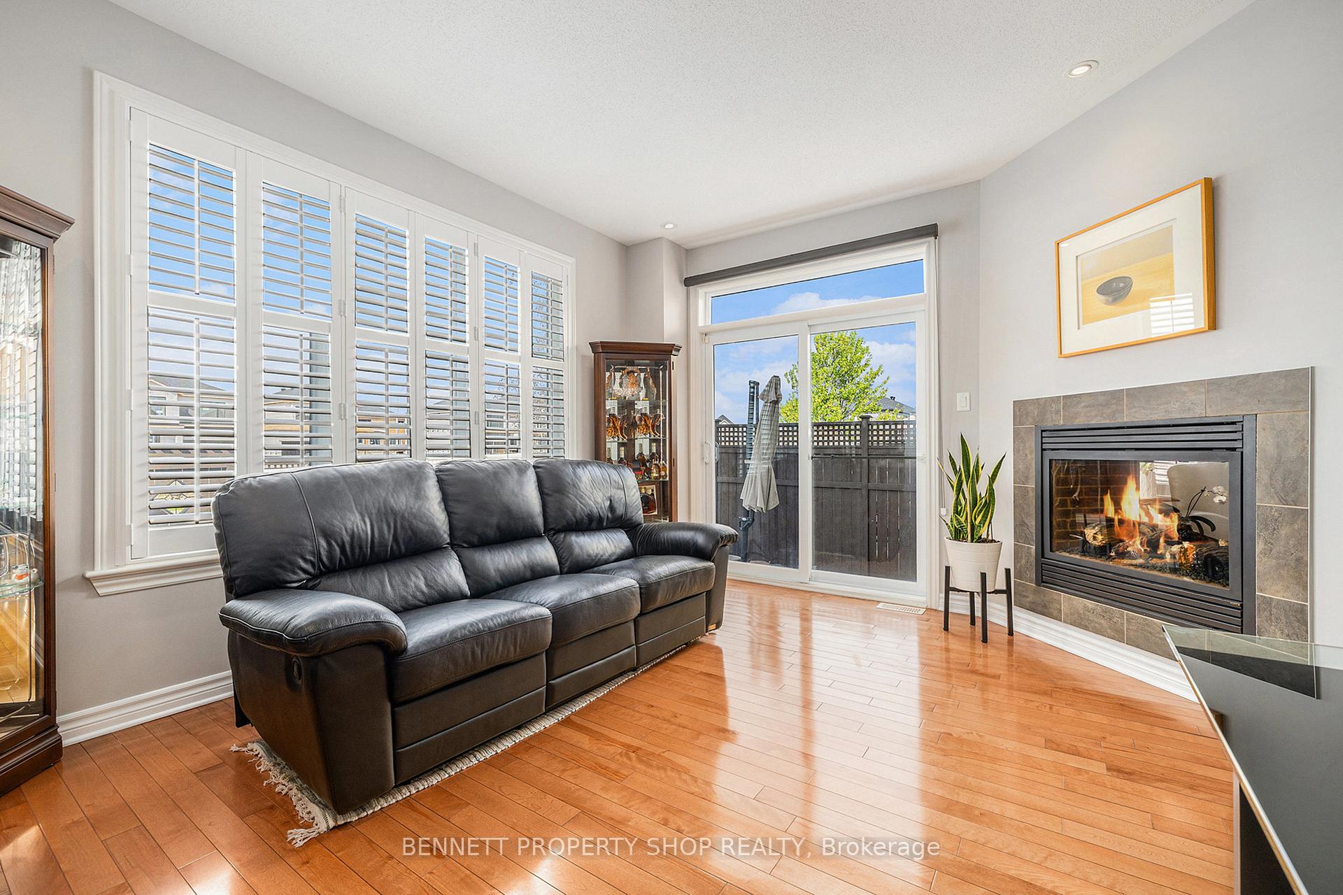 Photo 8 of 1030 Northgraves Crescent, Ottawa, Kanata - Emerald Meadows/Trailwest — HOMEH