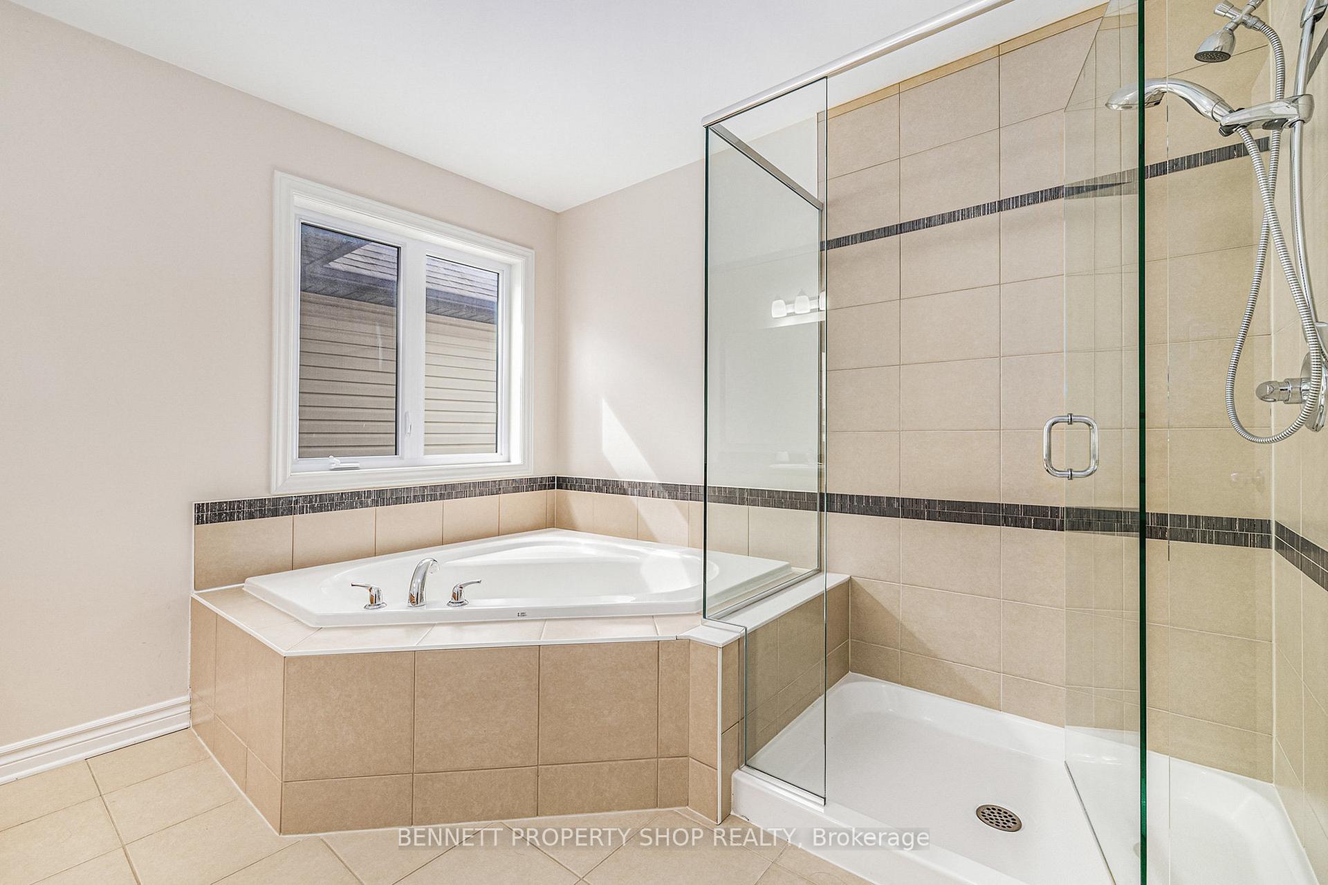 Photo 12 of 1030 Northgraves Crescent, Ottawa, Kanata - Emerald Meadows/Trailwest — HOMEH