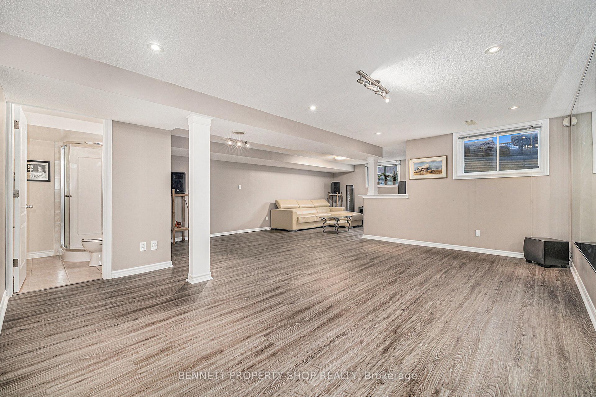 Photo 17 of 1030 Northgraves Crescent, Ottawa, Kanata - Emerald Meadows/Trailwest — HOMEH