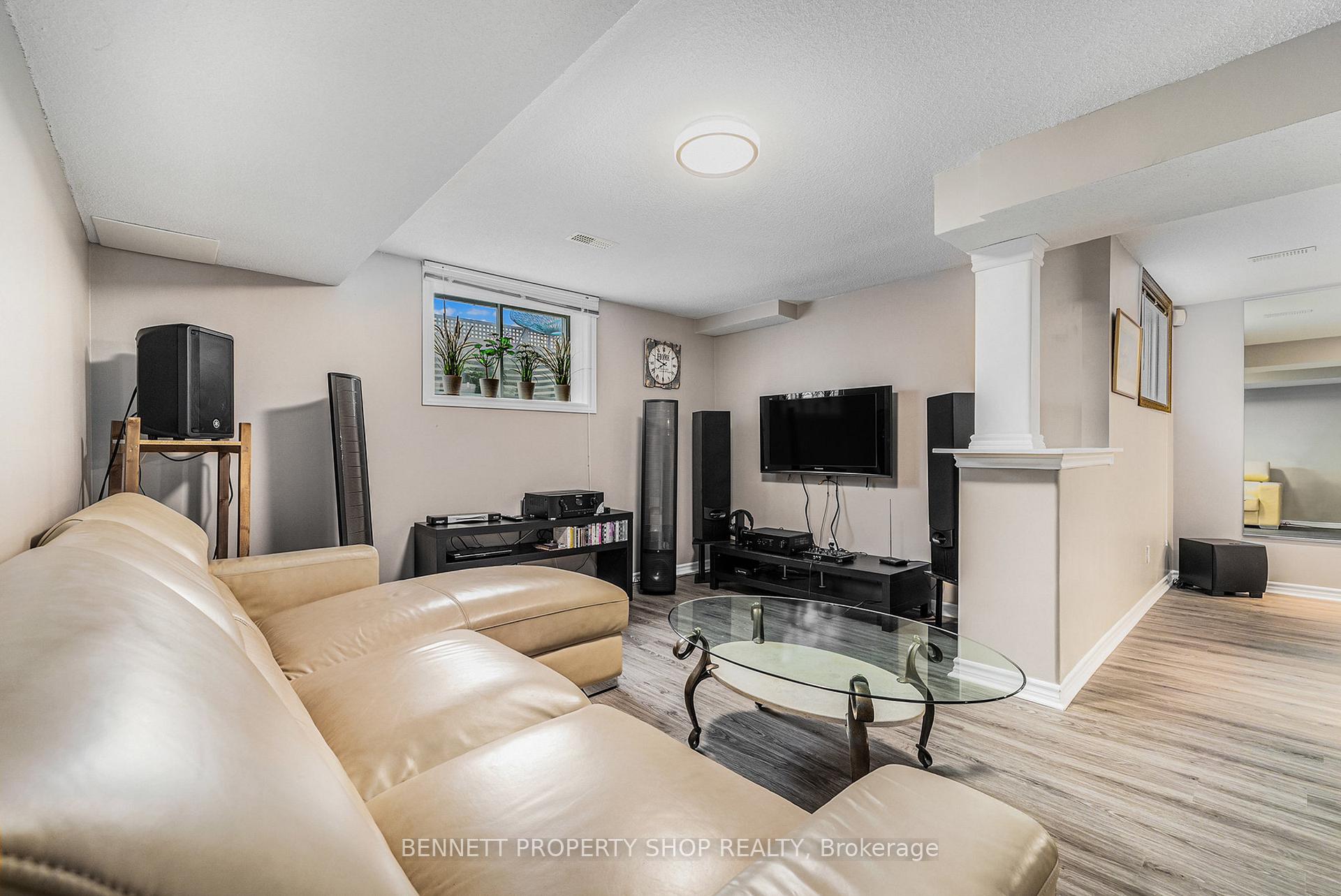 Photo 18 of 1030 Northgraves Crescent, Ottawa, Kanata - Emerald Meadows/Trailwest — HOMEH