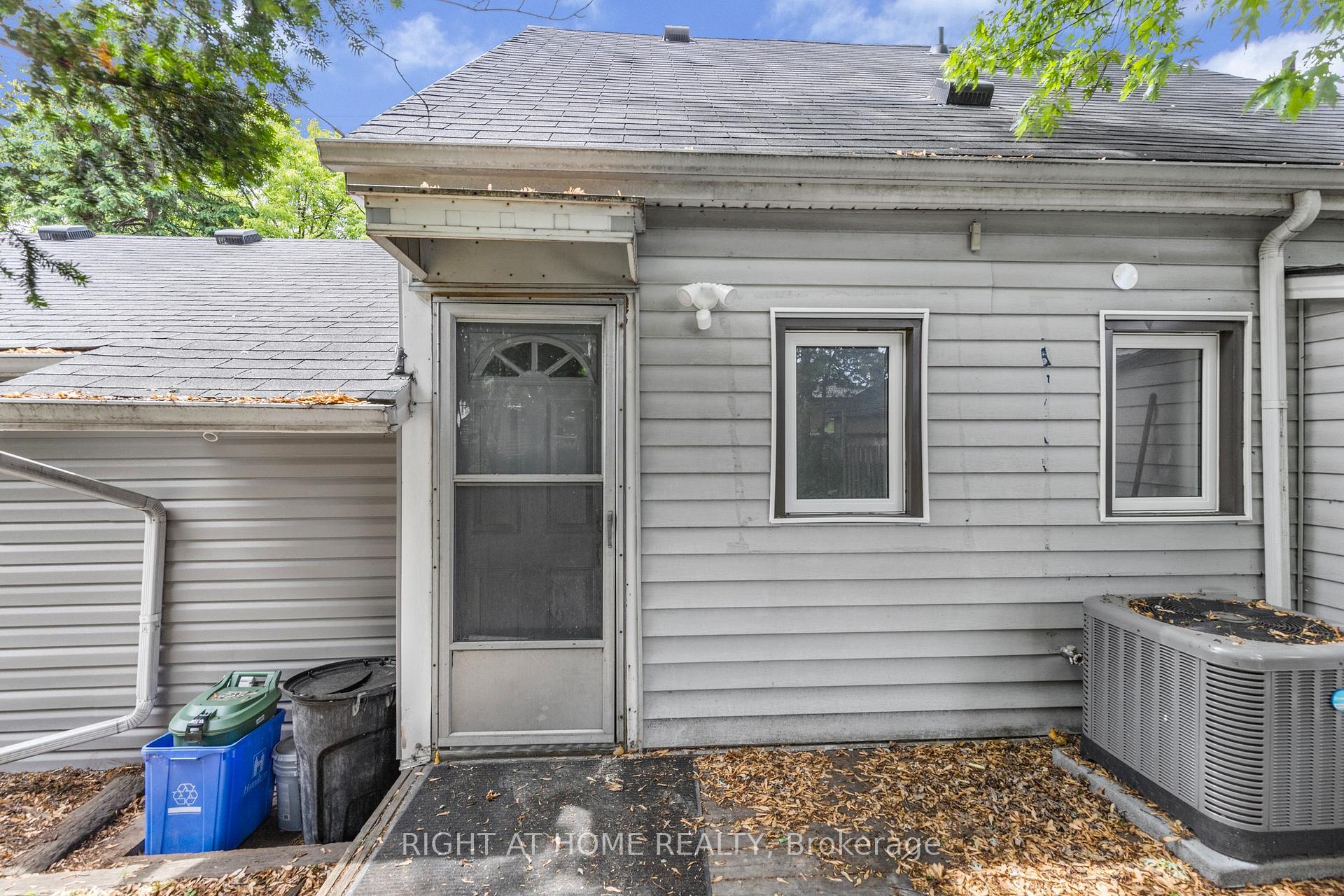 Photo 2 of Unit 2, 166 Julian Avenue, Hamilton, Normanhurst — HOMEH