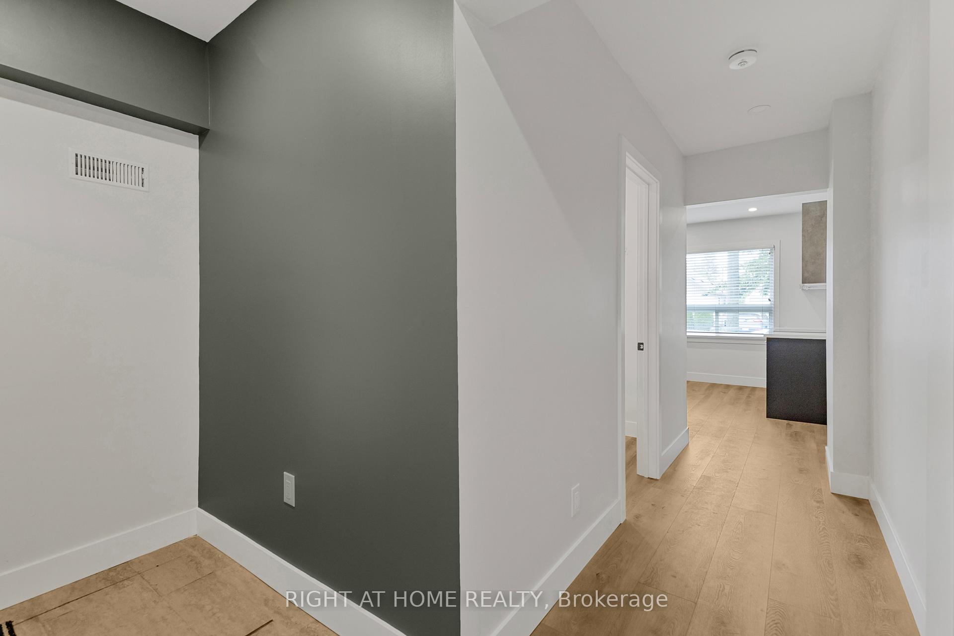 Photo 3 of Unit 2, 166 Julian Avenue, Hamilton, Normanhurst — HOMEH