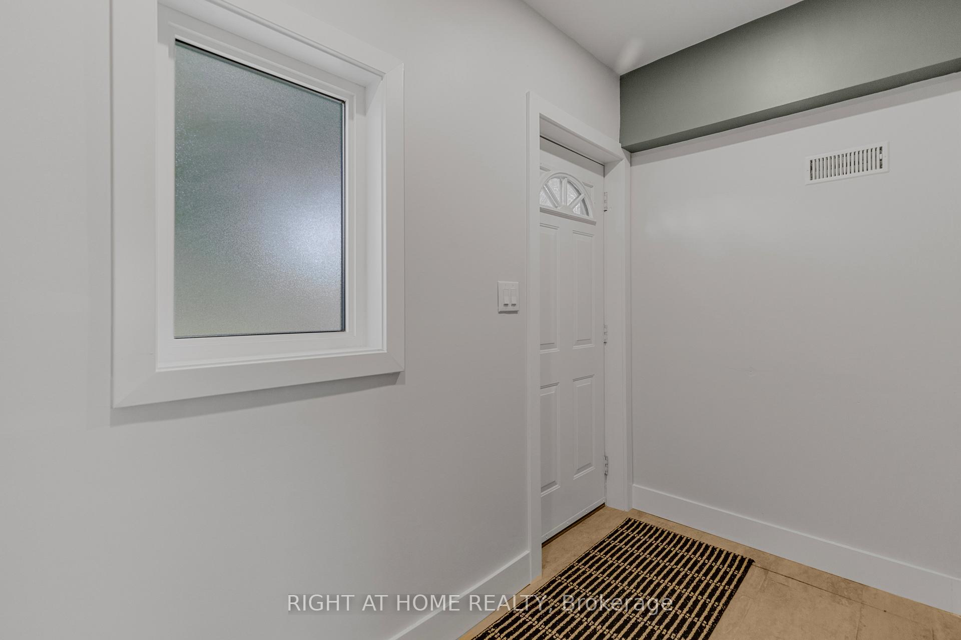 Photo 4 of Unit 2, 166 Julian Avenue, Hamilton, Normanhurst — HOMEH