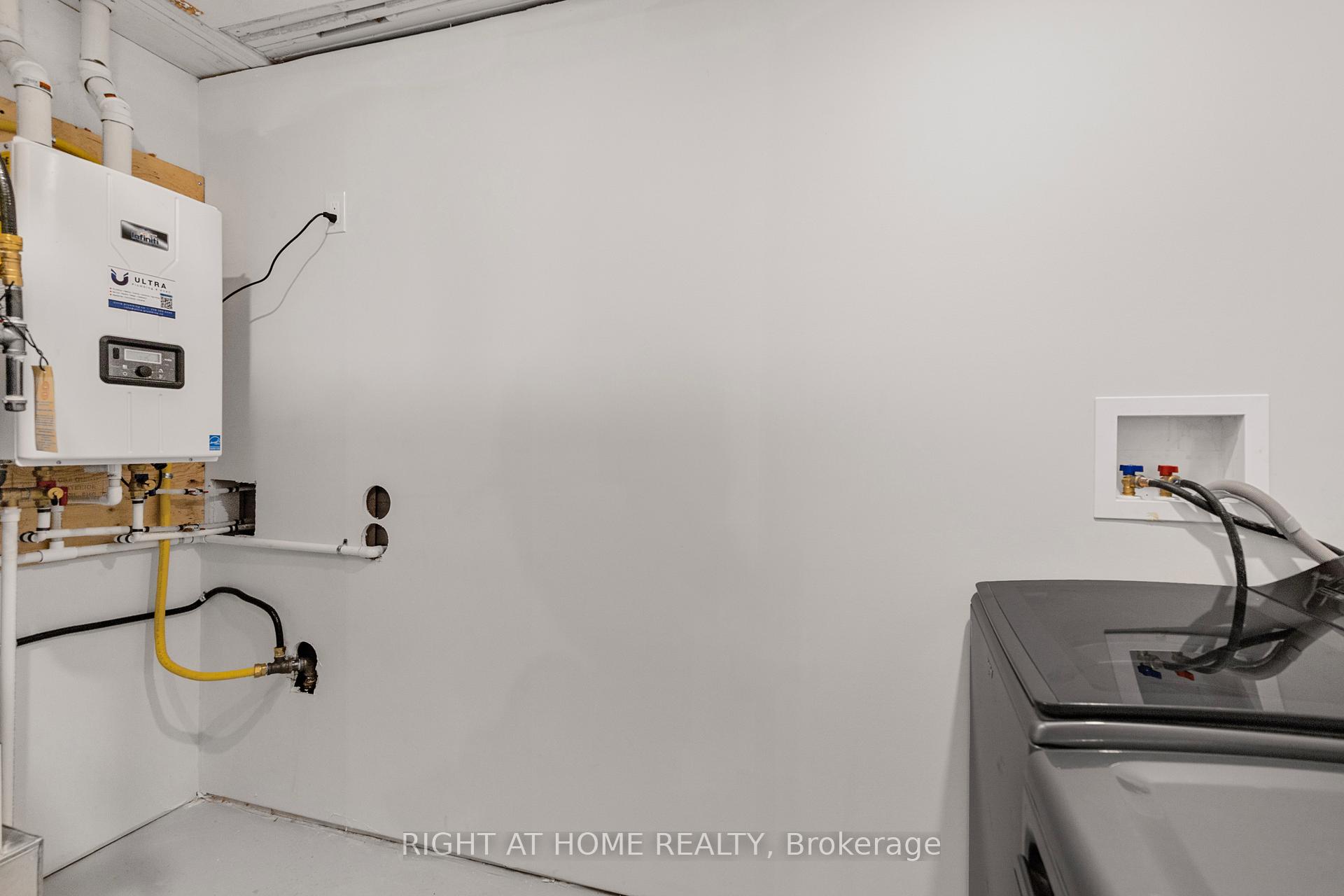 Photo 16 of Unit 2, 166 Julian Avenue, Hamilton, Normanhurst — HOMEH