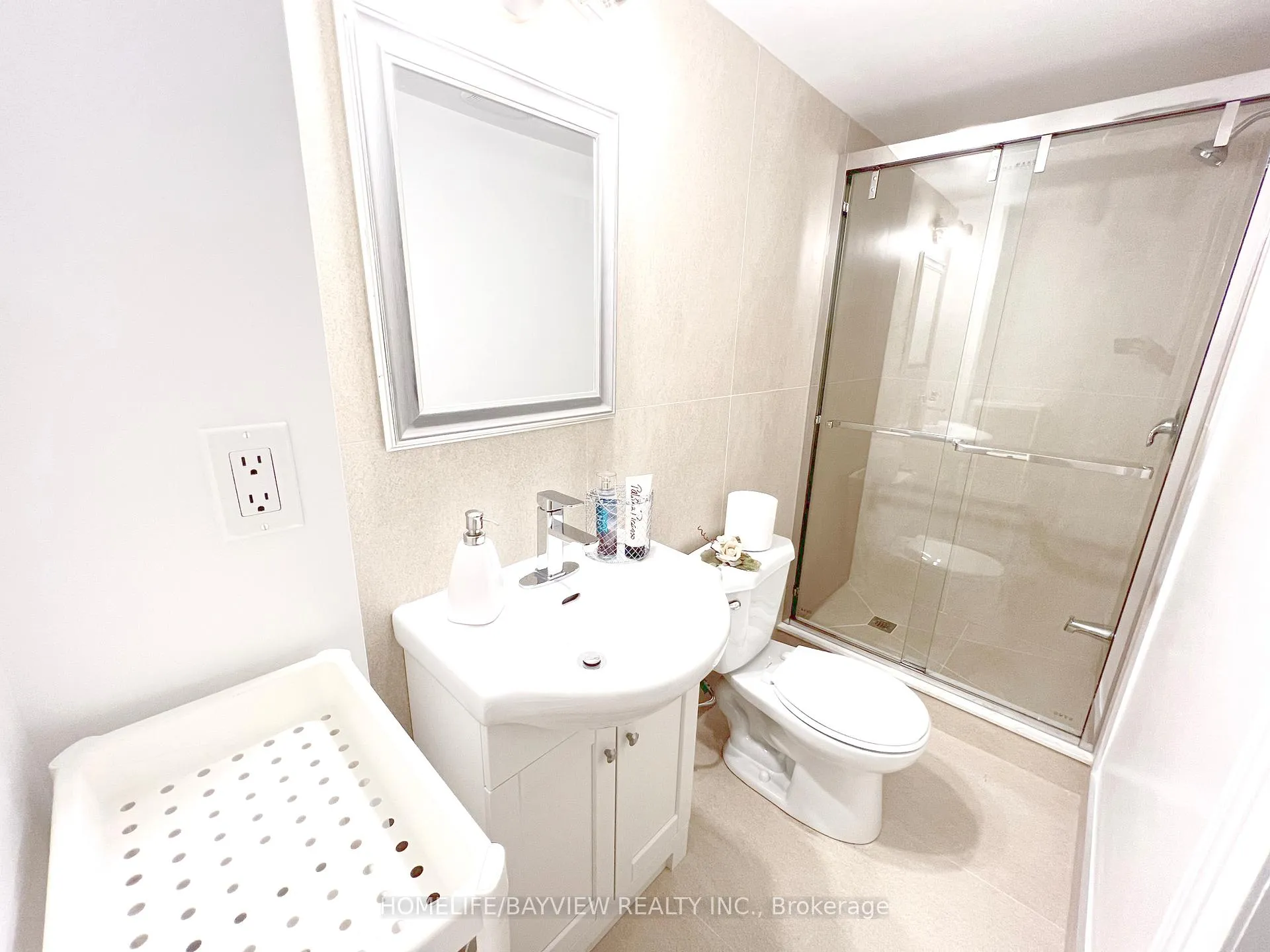 Photo 12 of Unit Lower, 9 Elm Street, Markham, Old Markham Village — HOMEH