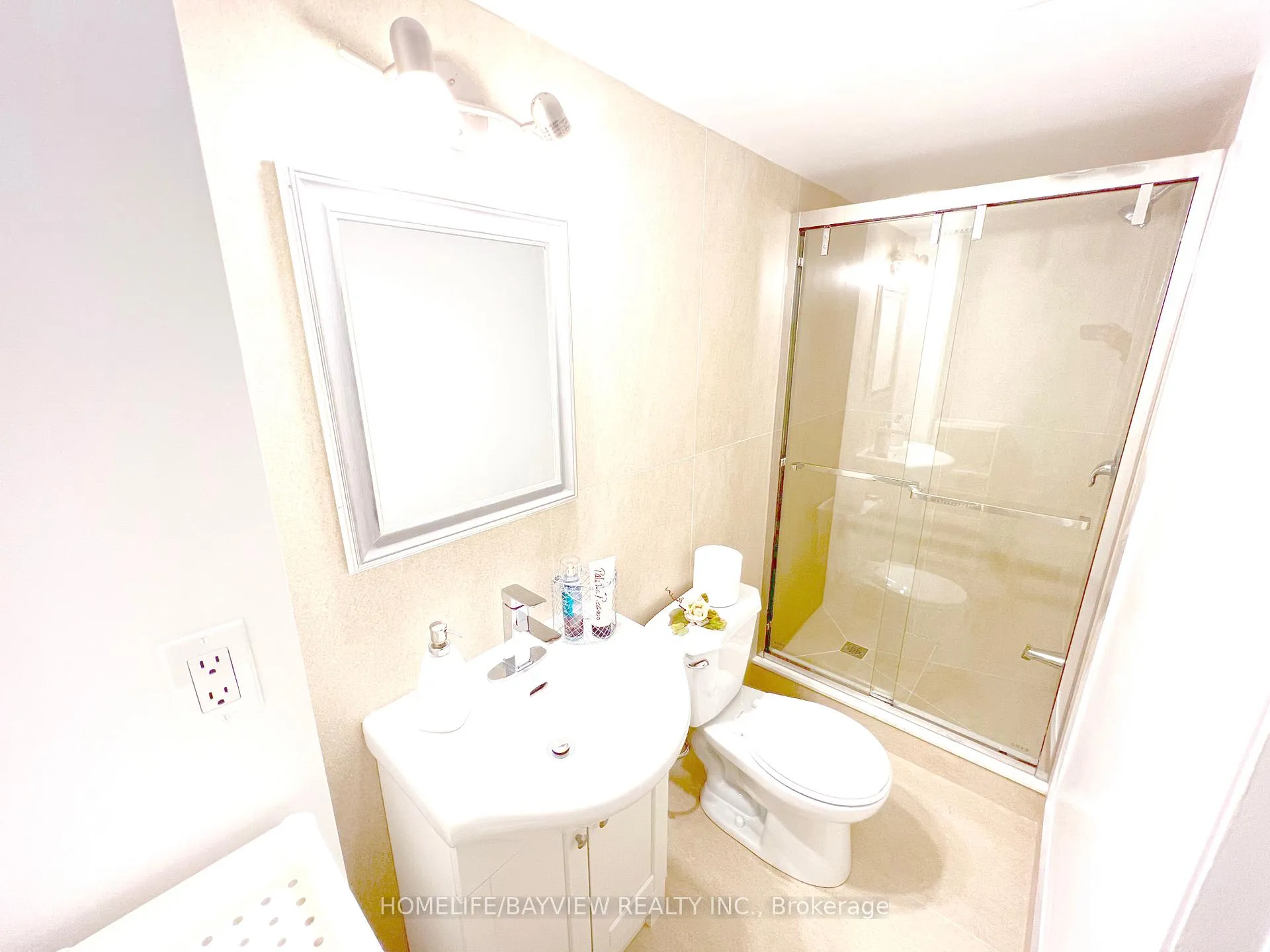 Photo 13 of Unit Lower, 9 Elm Street, Markham, Old Markham Village — HOMEH