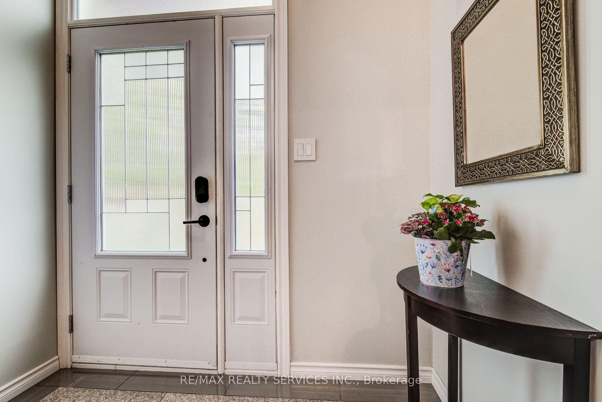 Photo 5 of 128 Albion Court, Kitchener — HOMEH