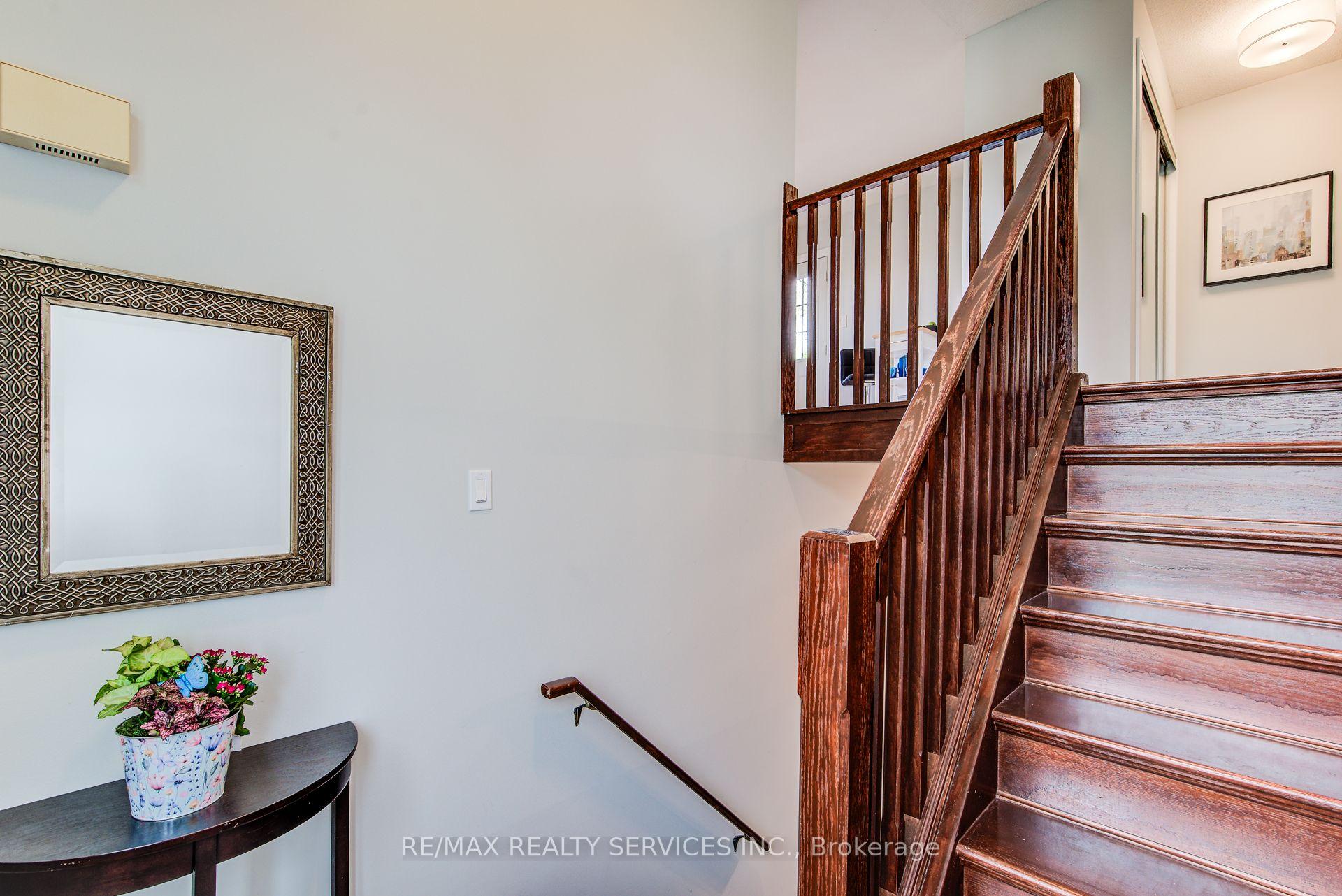 Photo 6 of 128 Albion Court, Kitchener — HOMEH