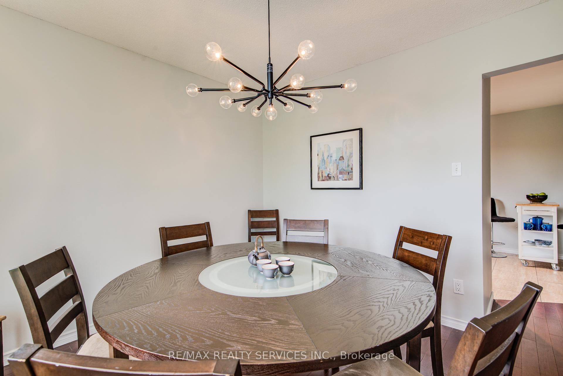 Photo 20 of 128 Albion Court, Kitchener — HOMEH