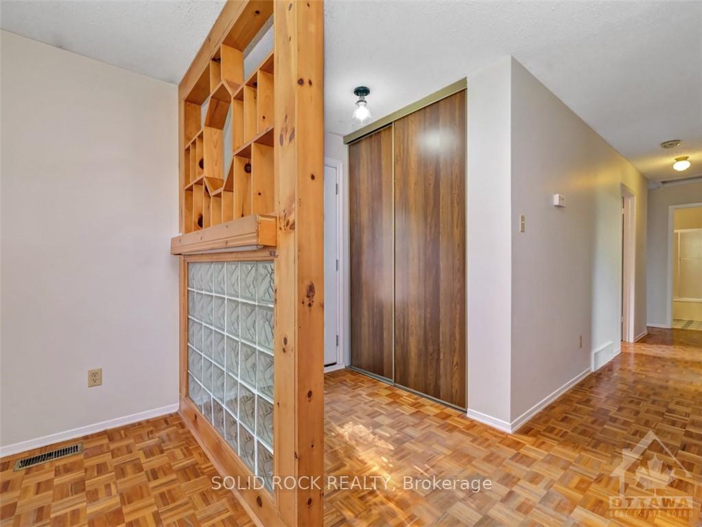 Photo 4 of 143 Rothesay Drive, Ottawa, Kanata - Glencairn/Hazeldean — HOMEH