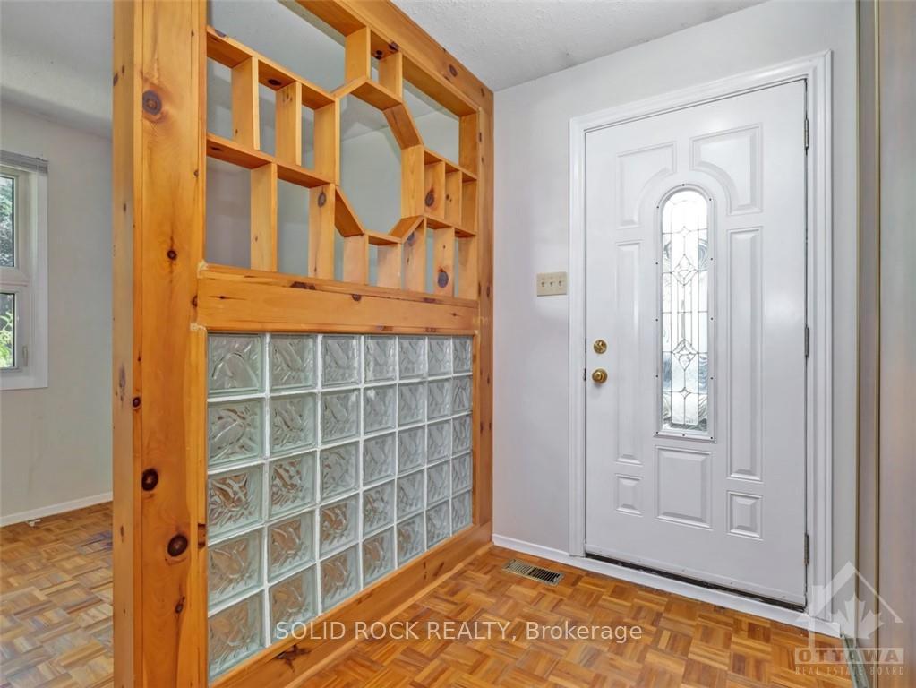 Photo 5 of 143 Rothesay Drive, Ottawa, Kanata - Glencairn/Hazeldean — HOMEH