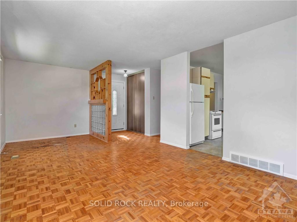 Photo 9 of 143 Rothesay Drive, Ottawa, Kanata - Glencairn/Hazeldean — HOMEH