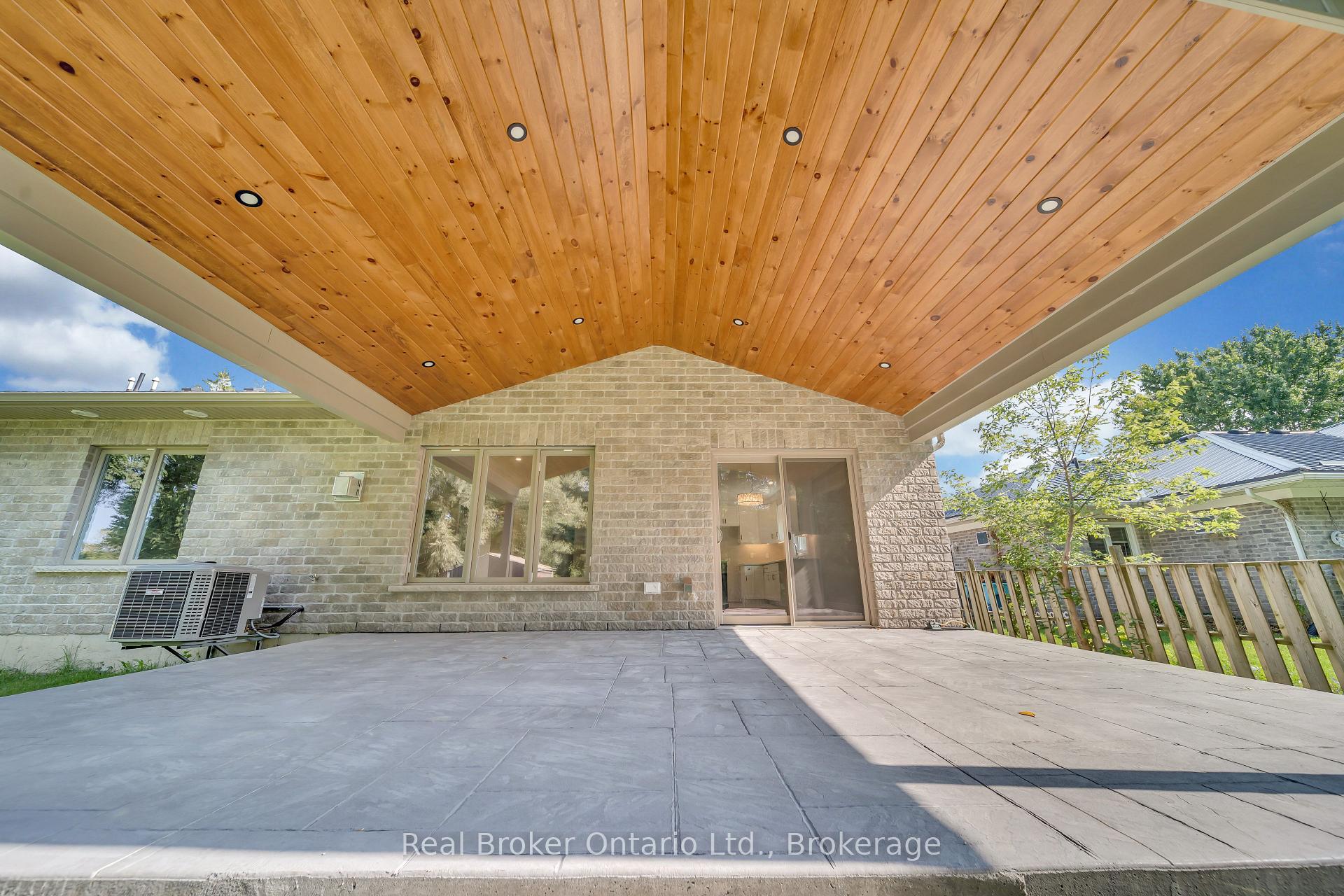 Photo 20 of 92 & 94 King Street S, Minto — HOMEH