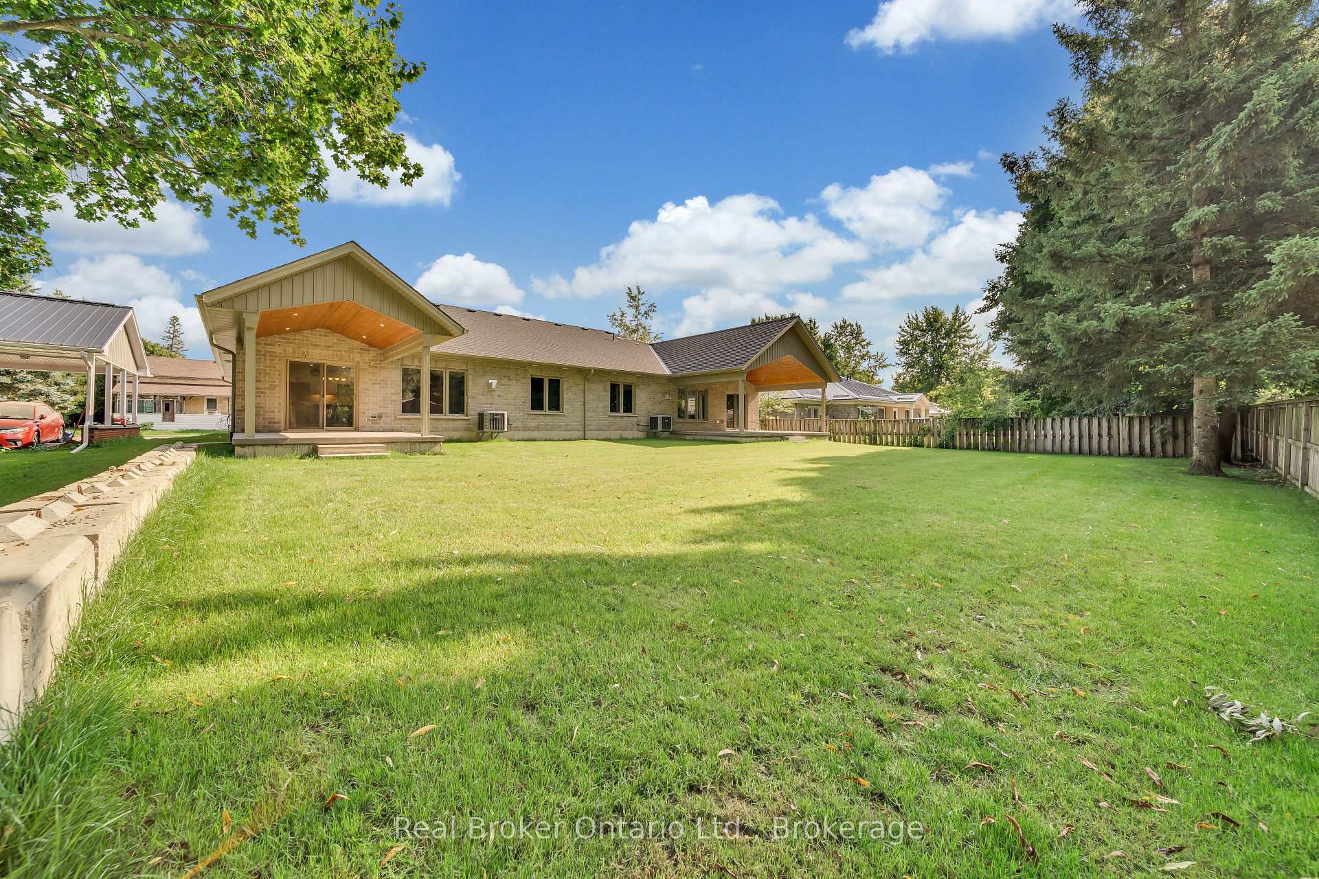 Photo 21 of 92 & 94 King Street S, Minto — HOMEH