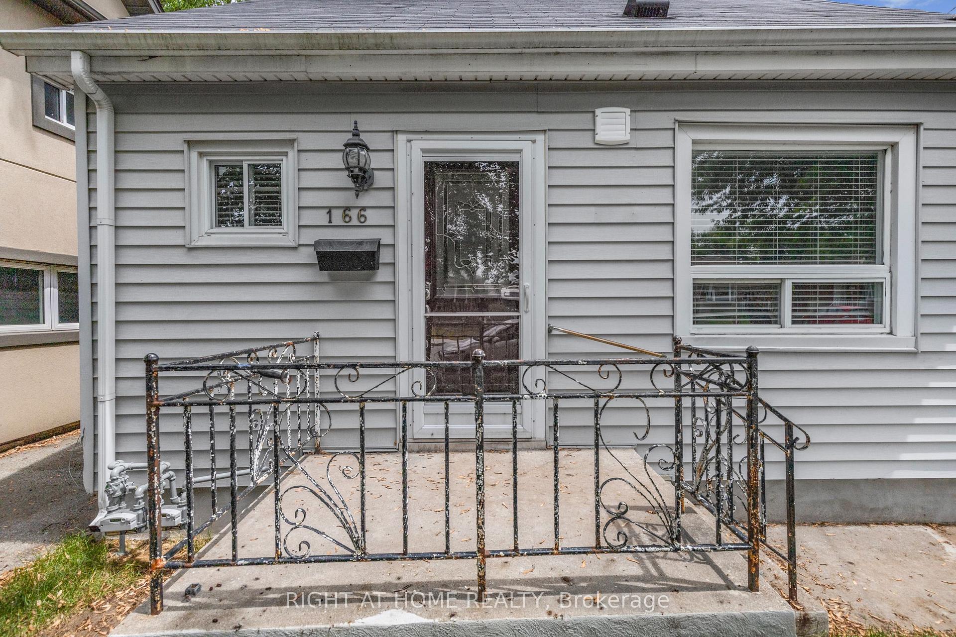Photo 3 of Unit 1, 166 Julian Avenue, Hamilton, Normanhurst — HOMEH