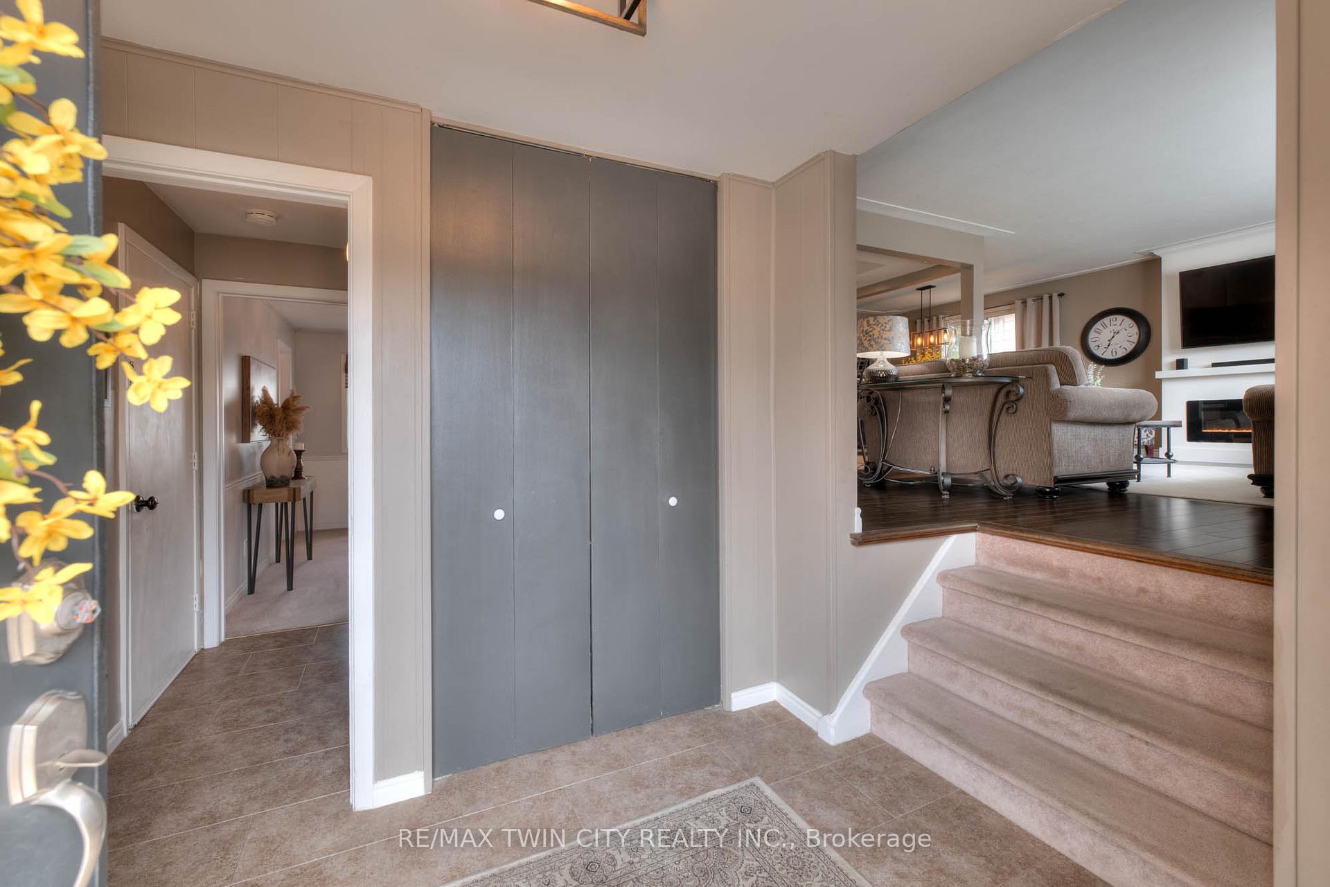 Photo 5 of 248 Kenneth Avenue, Kitchener — HOMEH