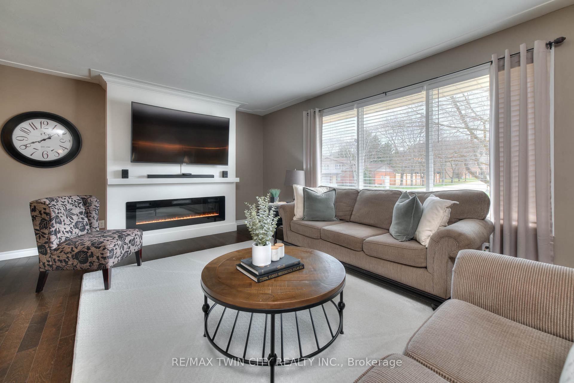 Photo 10 of 248 Kenneth Avenue, Kitchener — HOMEH