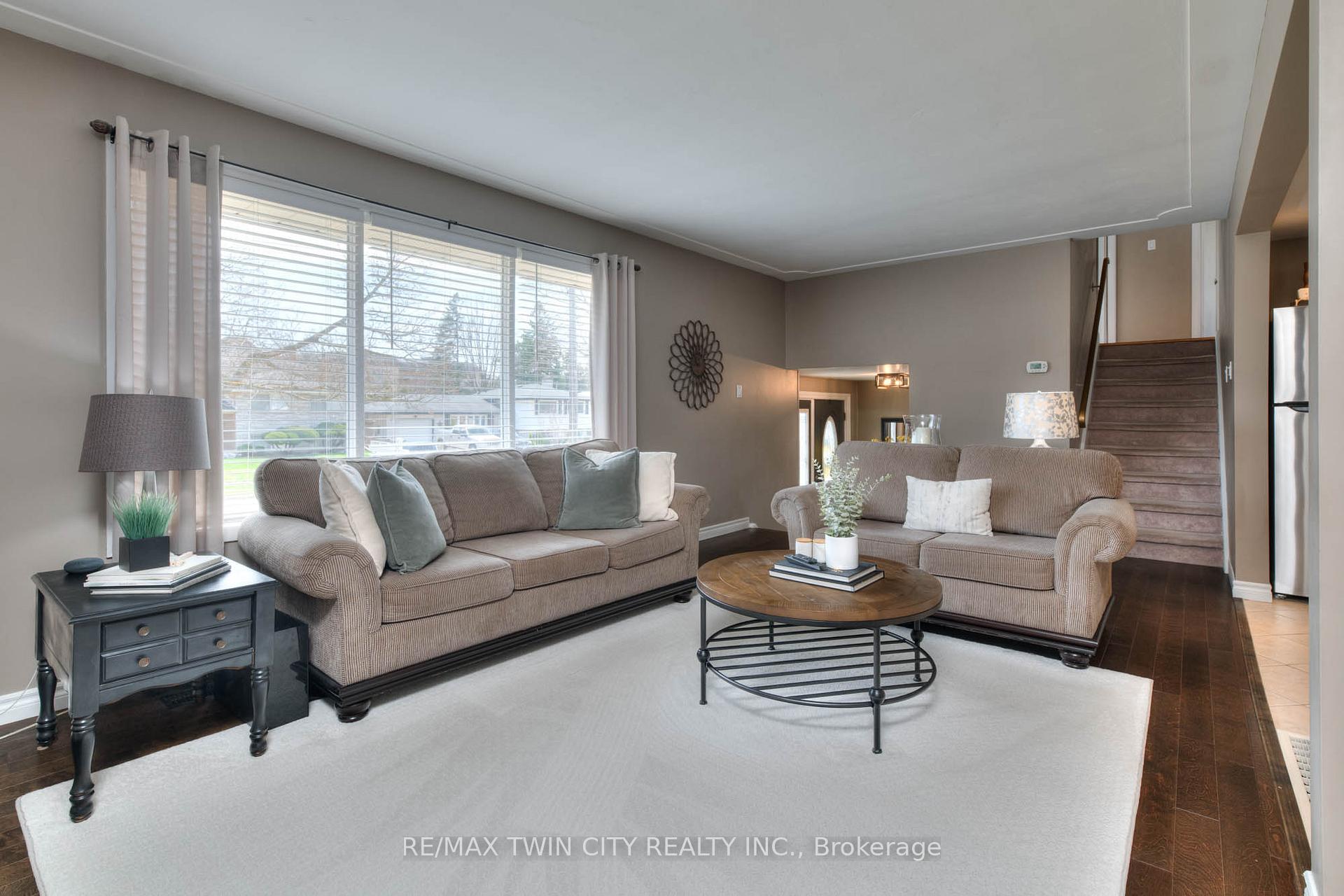 Photo 11 of 248 Kenneth Avenue, Kitchener — HOMEH