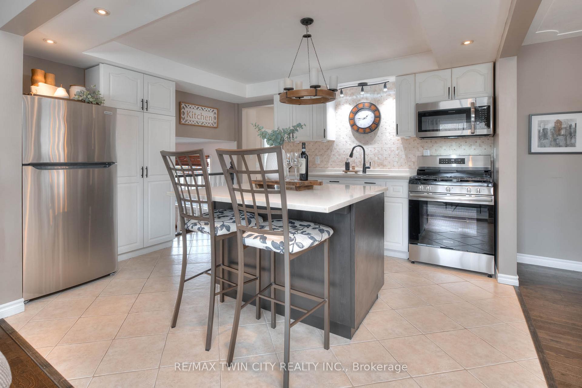 Photo 15 of 248 Kenneth Avenue, Kitchener — HOMEH