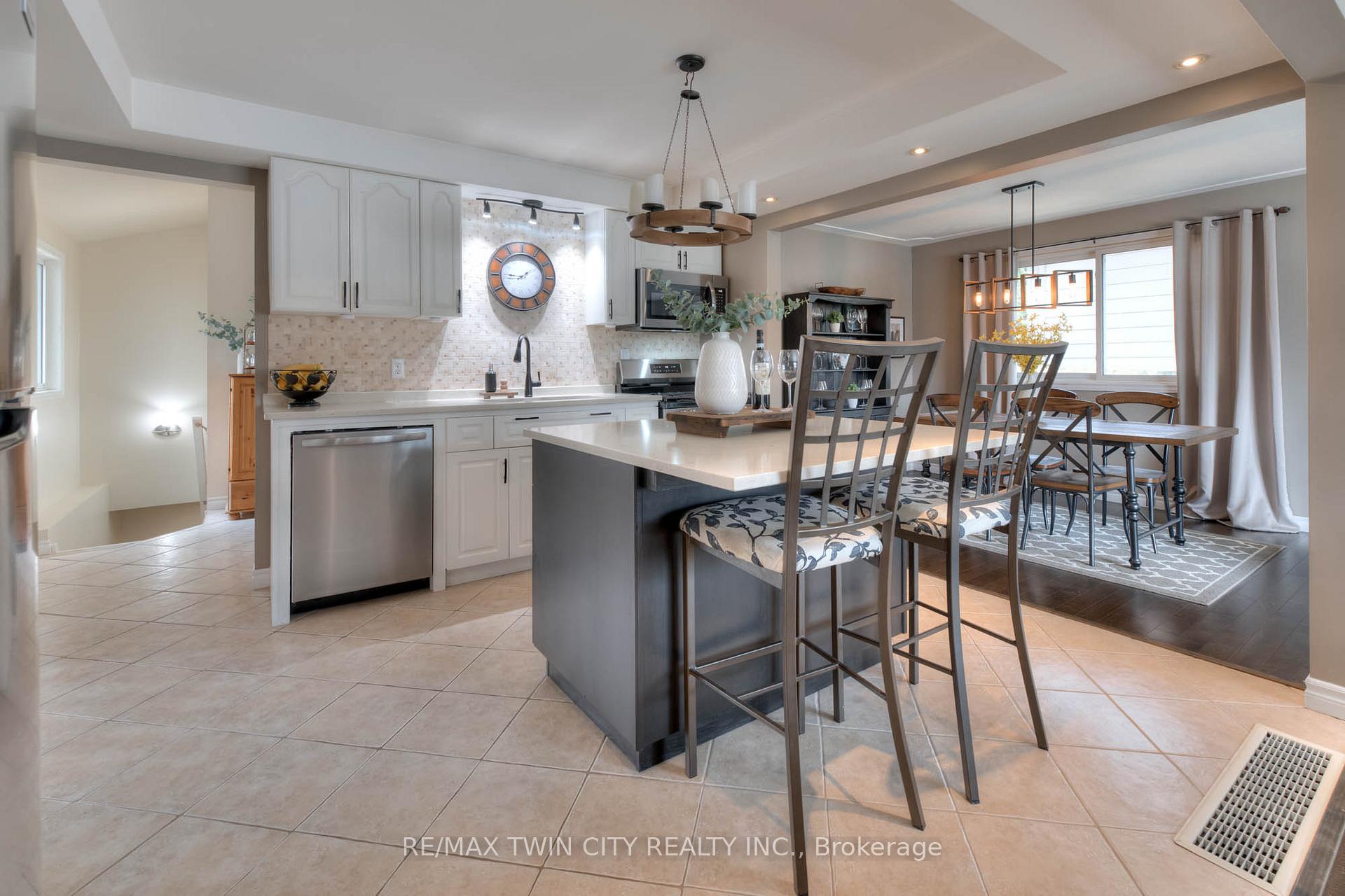 Photo 16 of 248 Kenneth Avenue, Kitchener — HOMEH