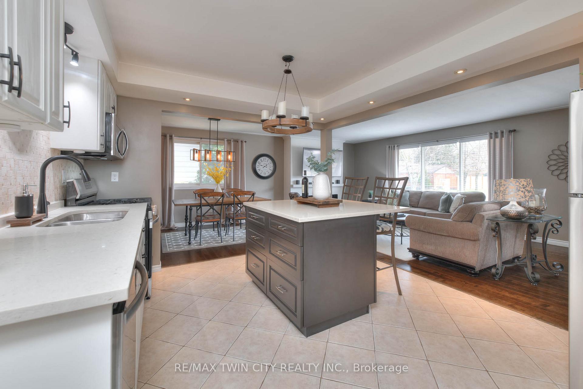 Photo 19 of 248 Kenneth Avenue, Kitchener — HOMEH
