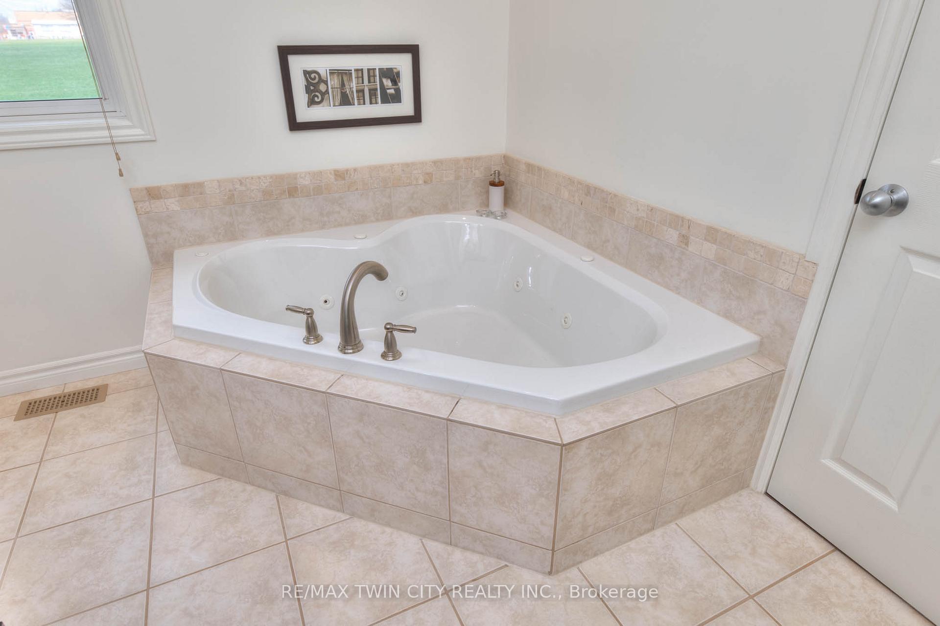 Photo 28 of 248 Kenneth Avenue, Kitchener — HOMEH
