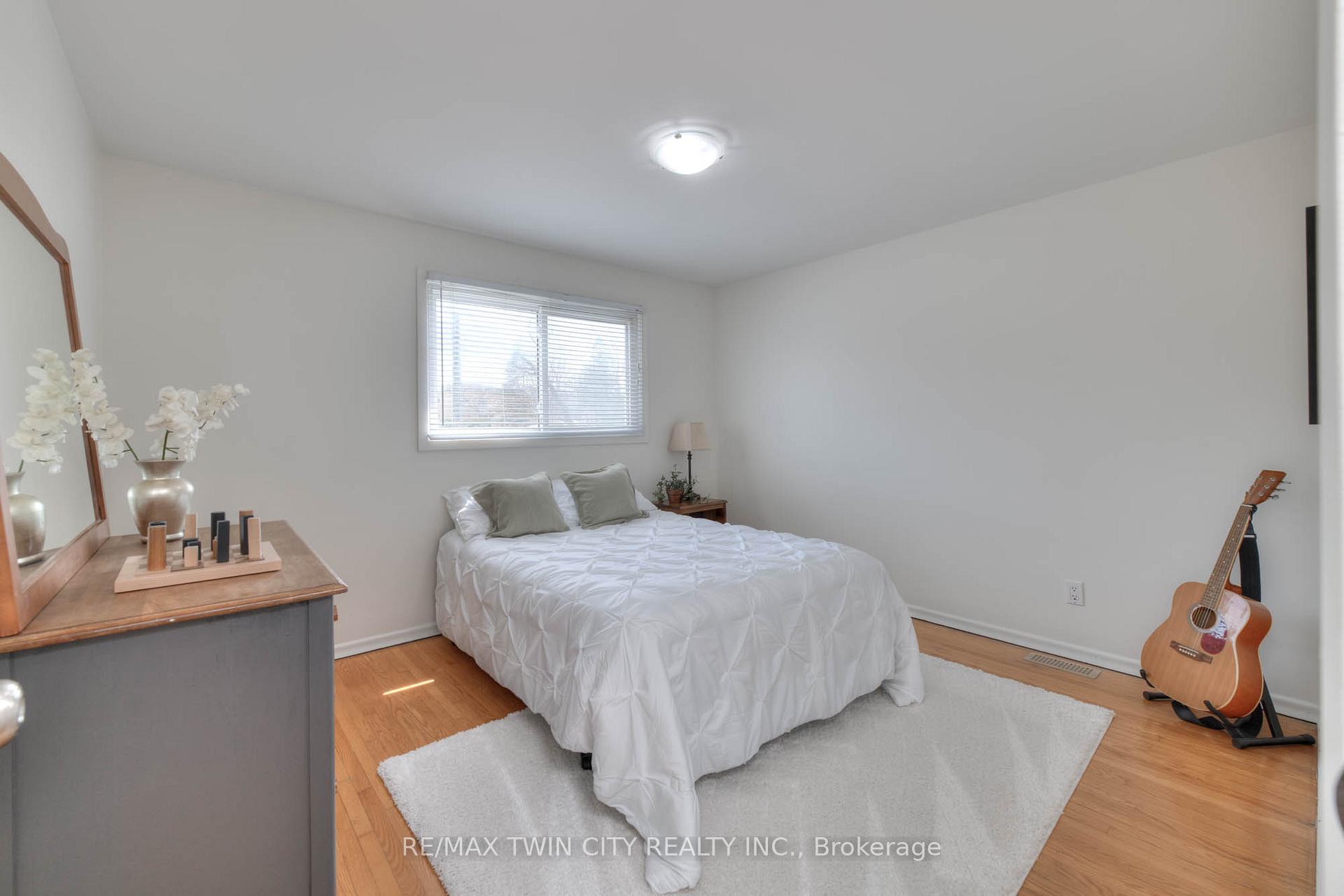 Photo 32 of 248 Kenneth Avenue, Kitchener — HOMEH