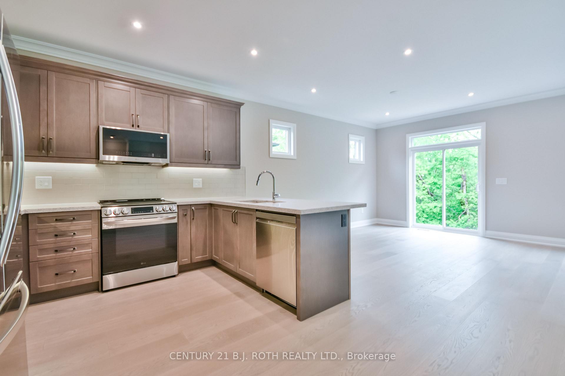 Photo 11 of 433 Russ Howard Drive, Midland — HOMEH