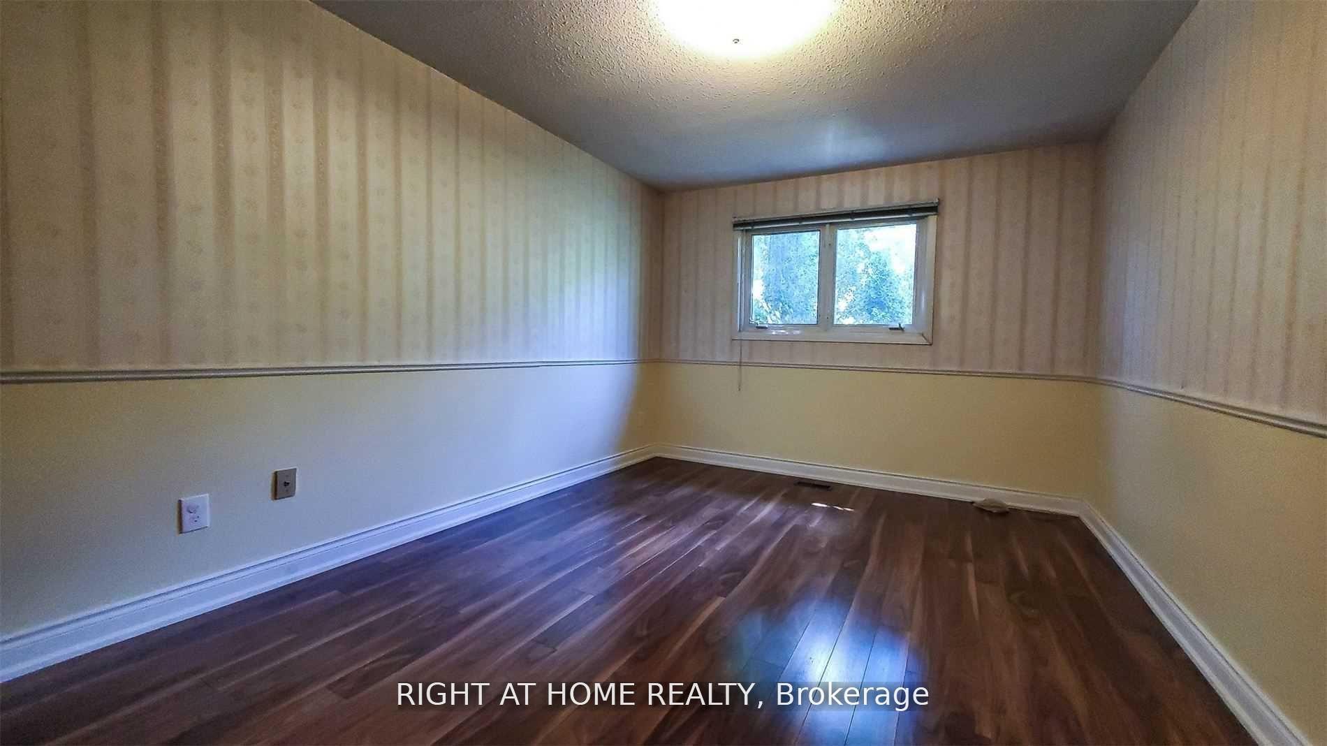 Photo 18 of 28 Baywood Court, Markham, Royal Orchard — HOMEH