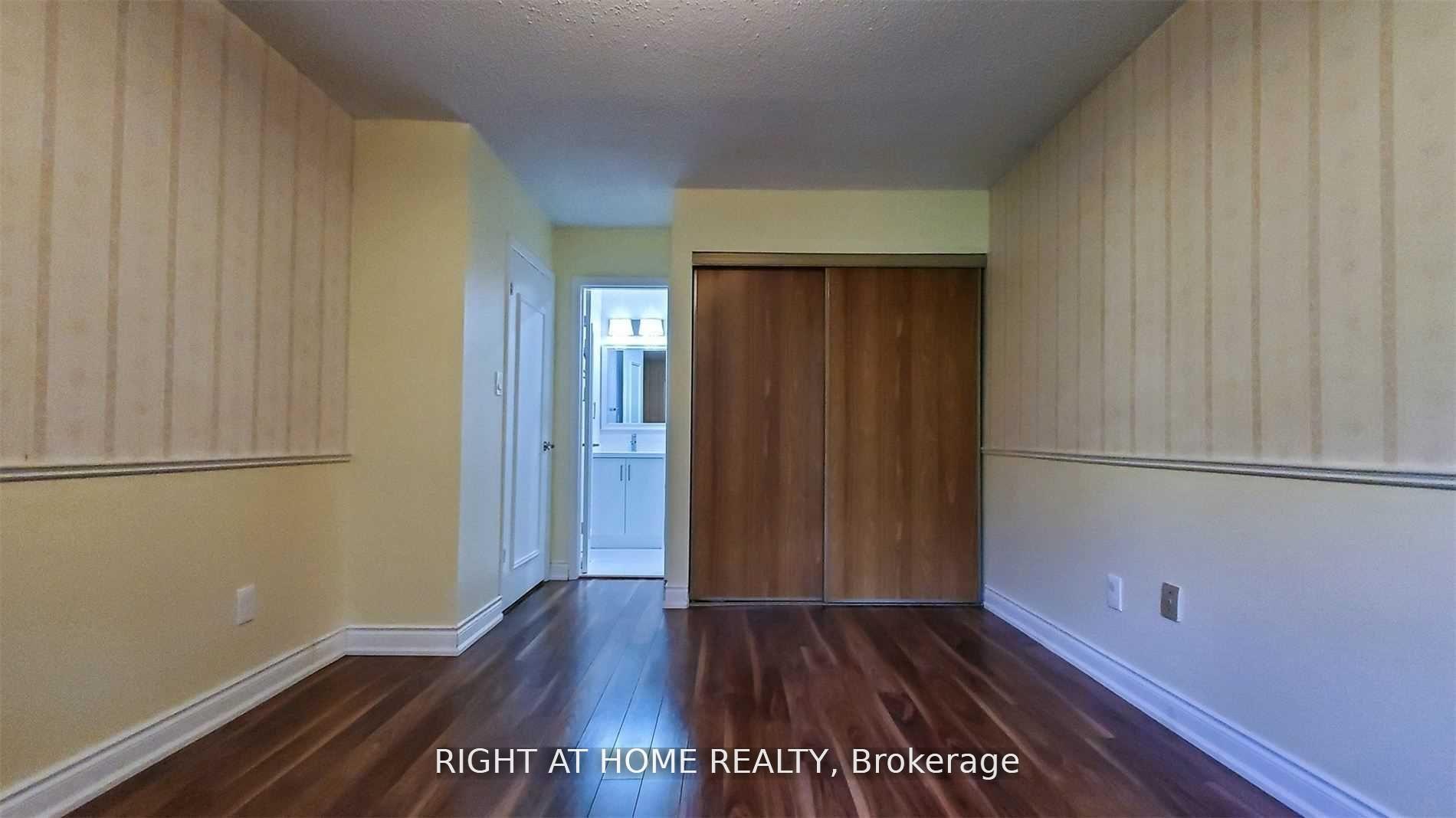 Photo 19 of 28 Baywood Court, Markham, Royal Orchard — HOMEH