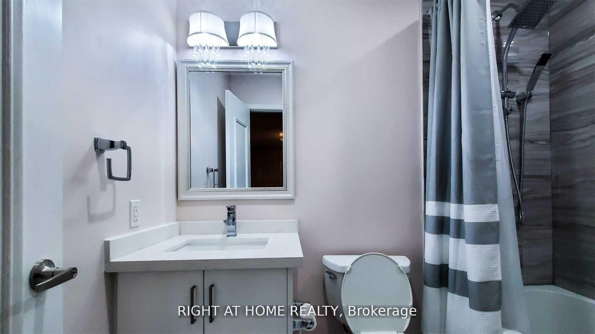 Photo 20 of 28 Baywood Court, Markham, Royal Orchard — HOMEH