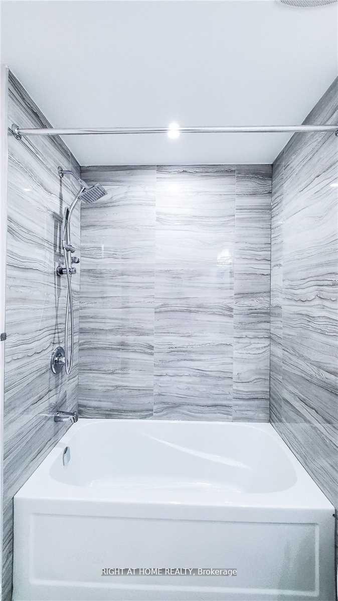 Photo 21 of 28 Baywood Court, Markham, Royal Orchard — HOMEH