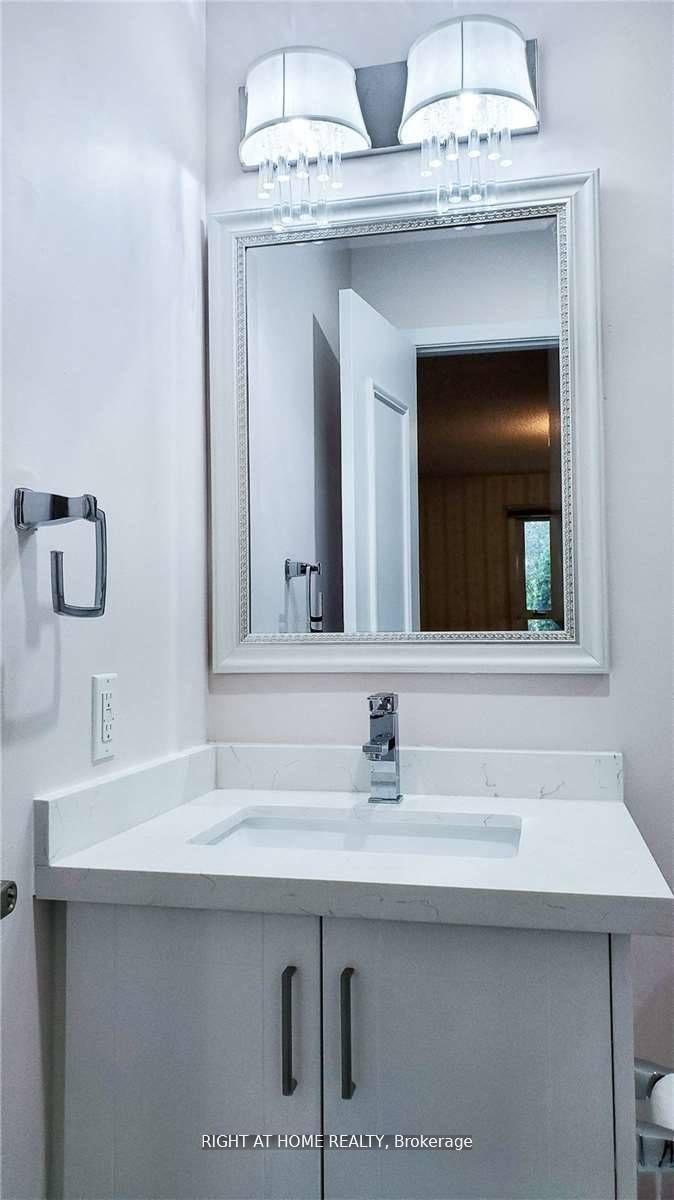 Photo 22 of 28 Baywood Court, Markham, Royal Orchard — HOMEH