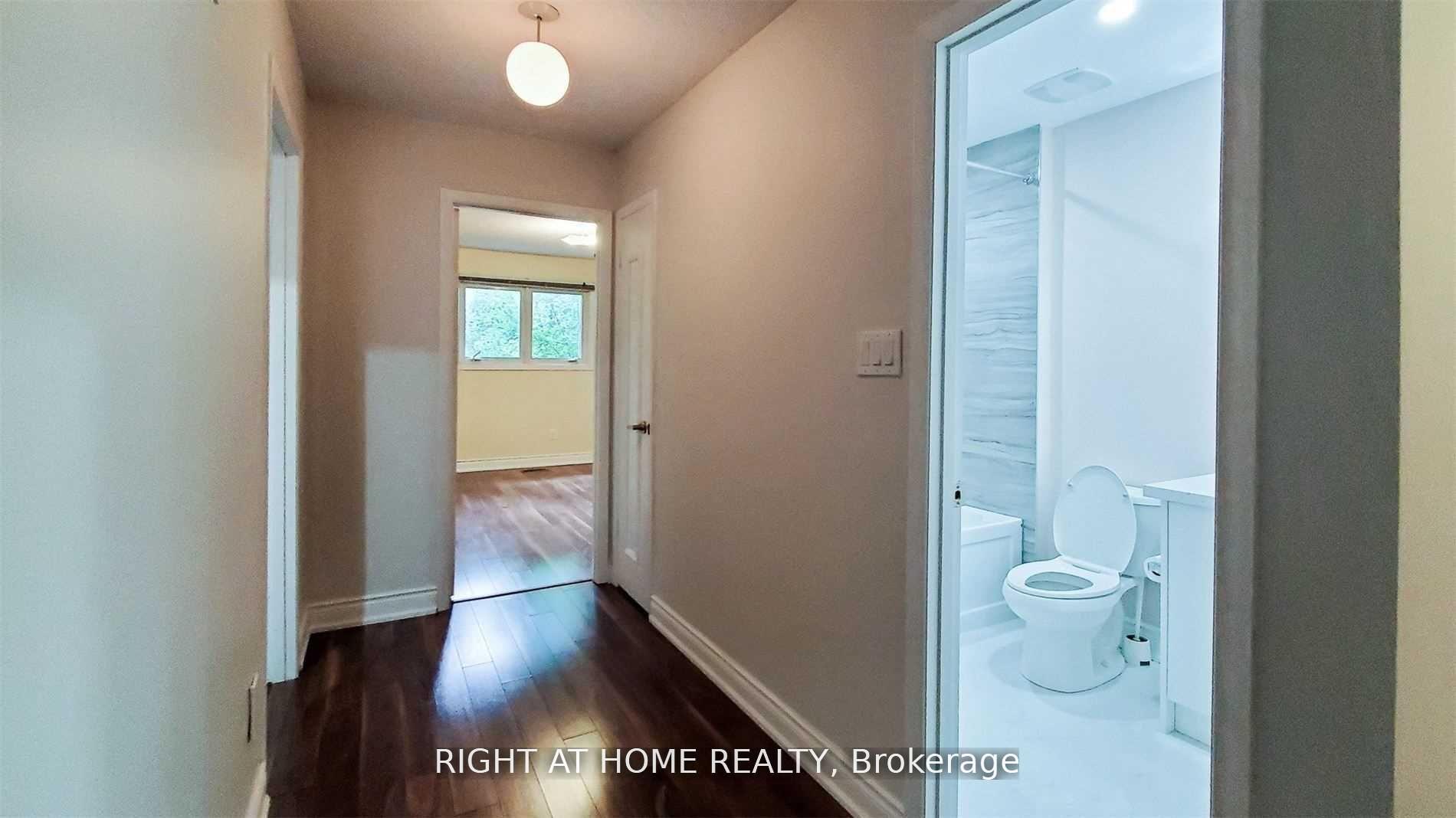 Photo 23 of 28 Baywood Court, Markham, Royal Orchard — HOMEH