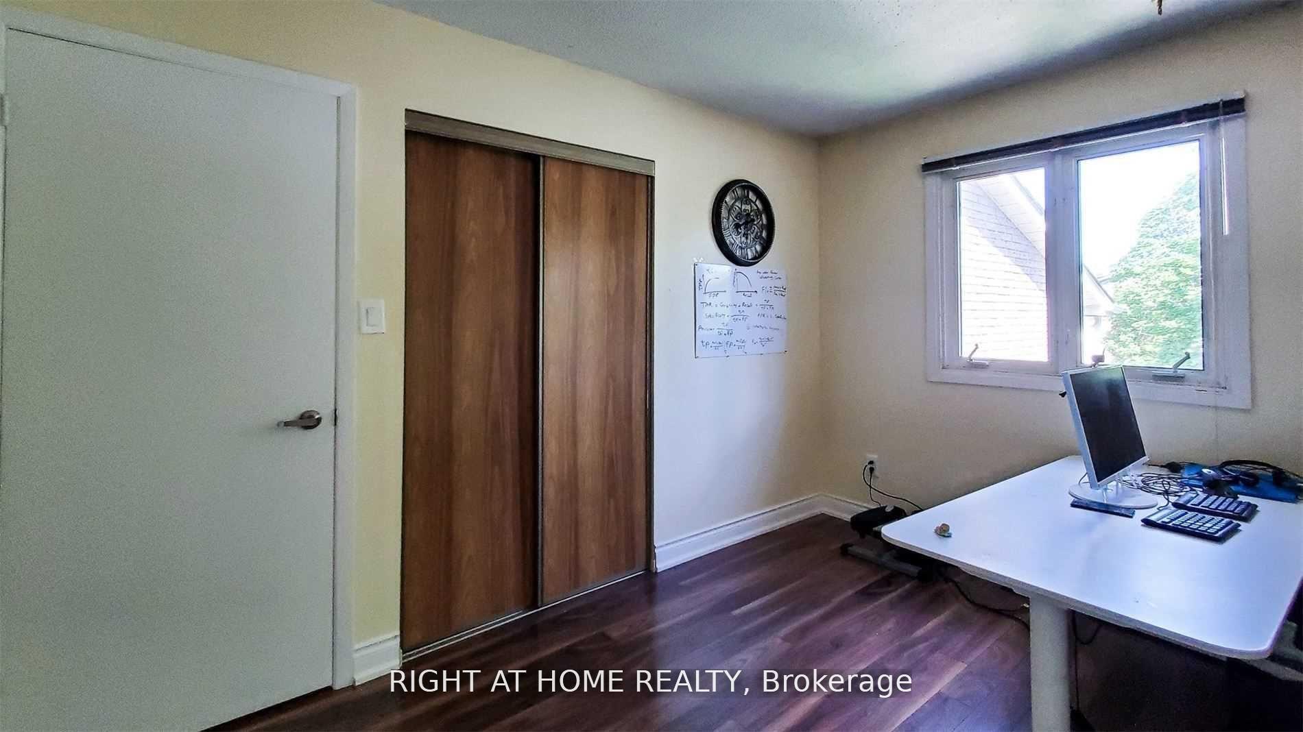 Photo 24 of 28 Baywood Court, Markham, Royal Orchard — HOMEH