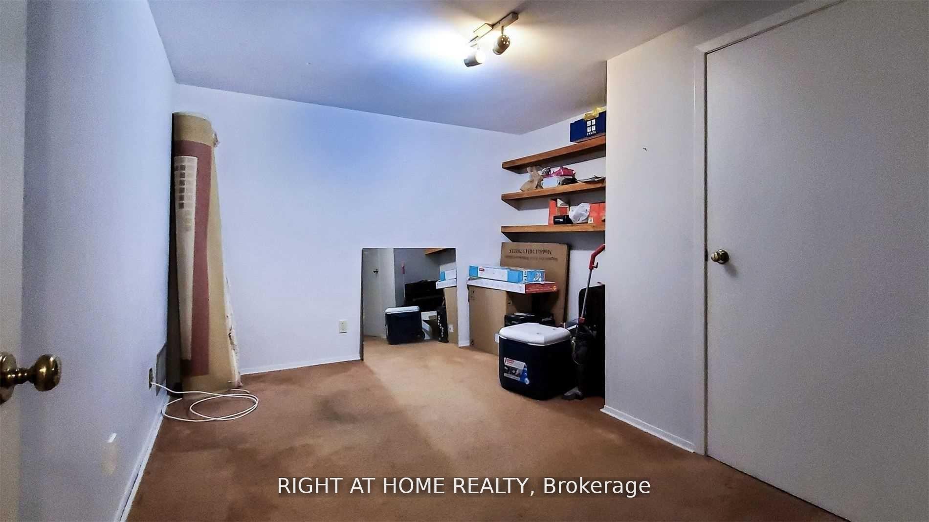 Photo 30 of 28 Baywood Court, Markham, Royal Orchard — HOMEH