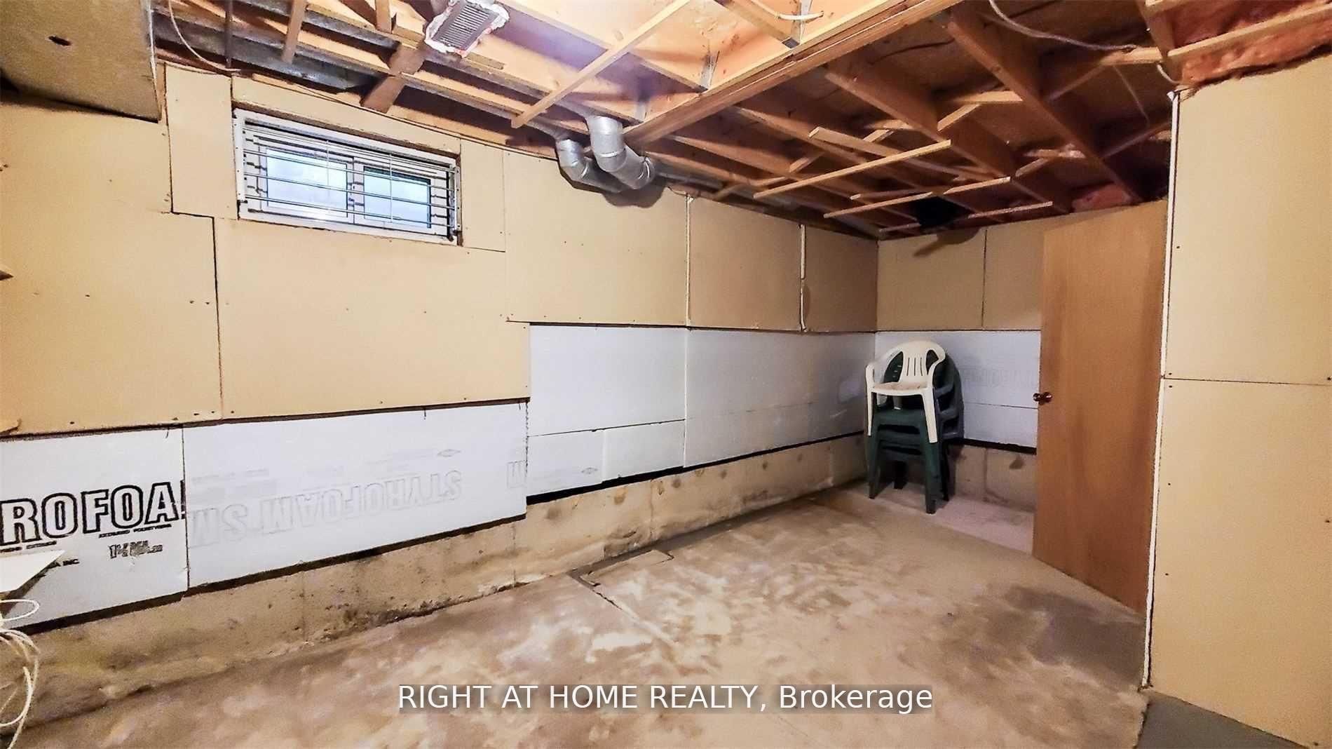 Photo 32 of 28 Baywood Court, Markham, Royal Orchard — HOMEH