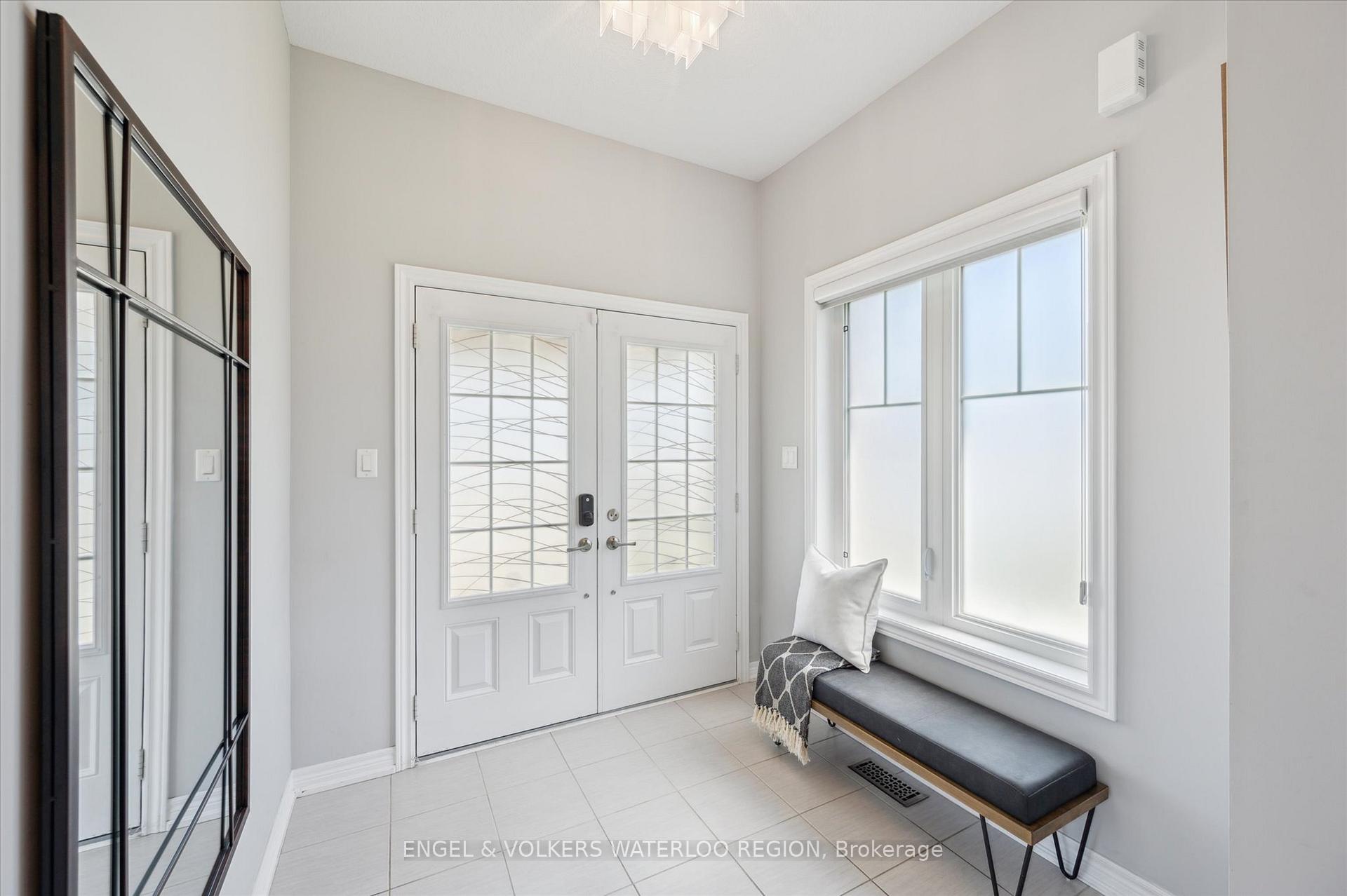 Photo 5 of 60 Condor Street, Kitchener — HOMEH