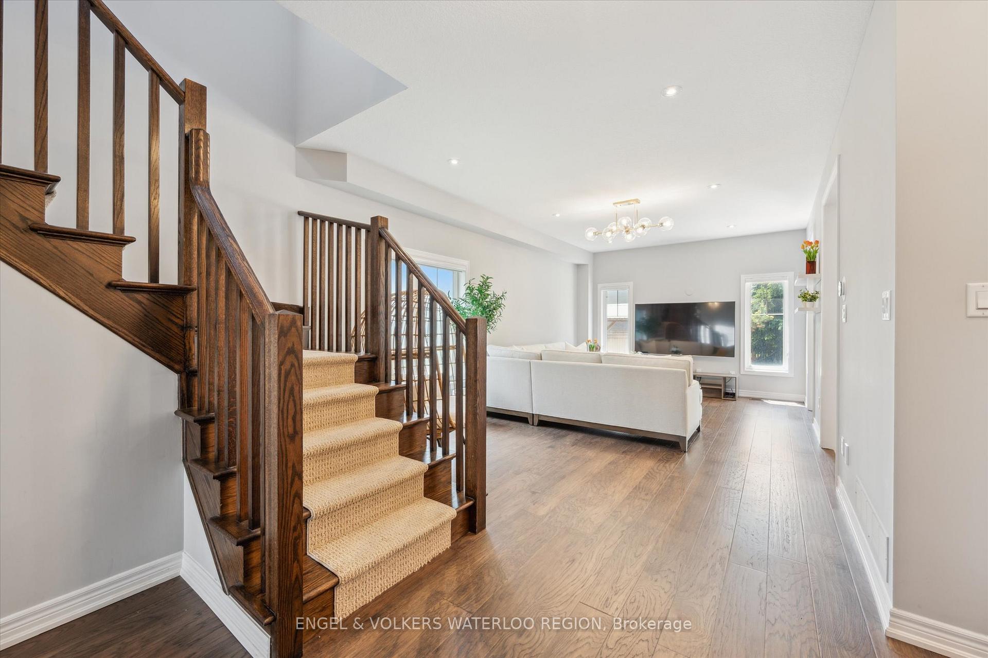 Photo 6 of 60 Condor Street, Kitchener — HOMEH
