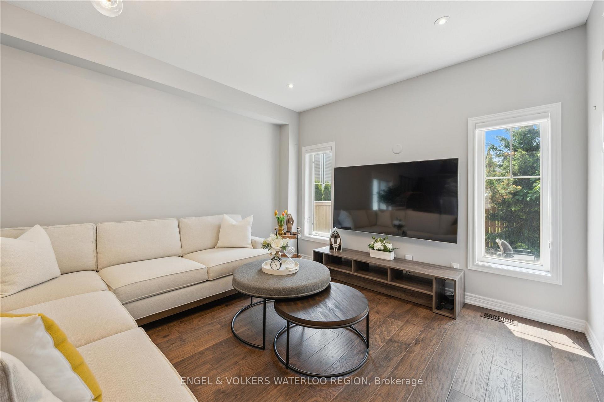 Photo 9 of 60 Condor Street, Kitchener — HOMEH