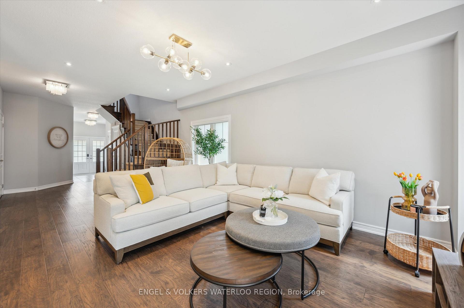 Photo 10 of 60 Condor Street, Kitchener — HOMEH