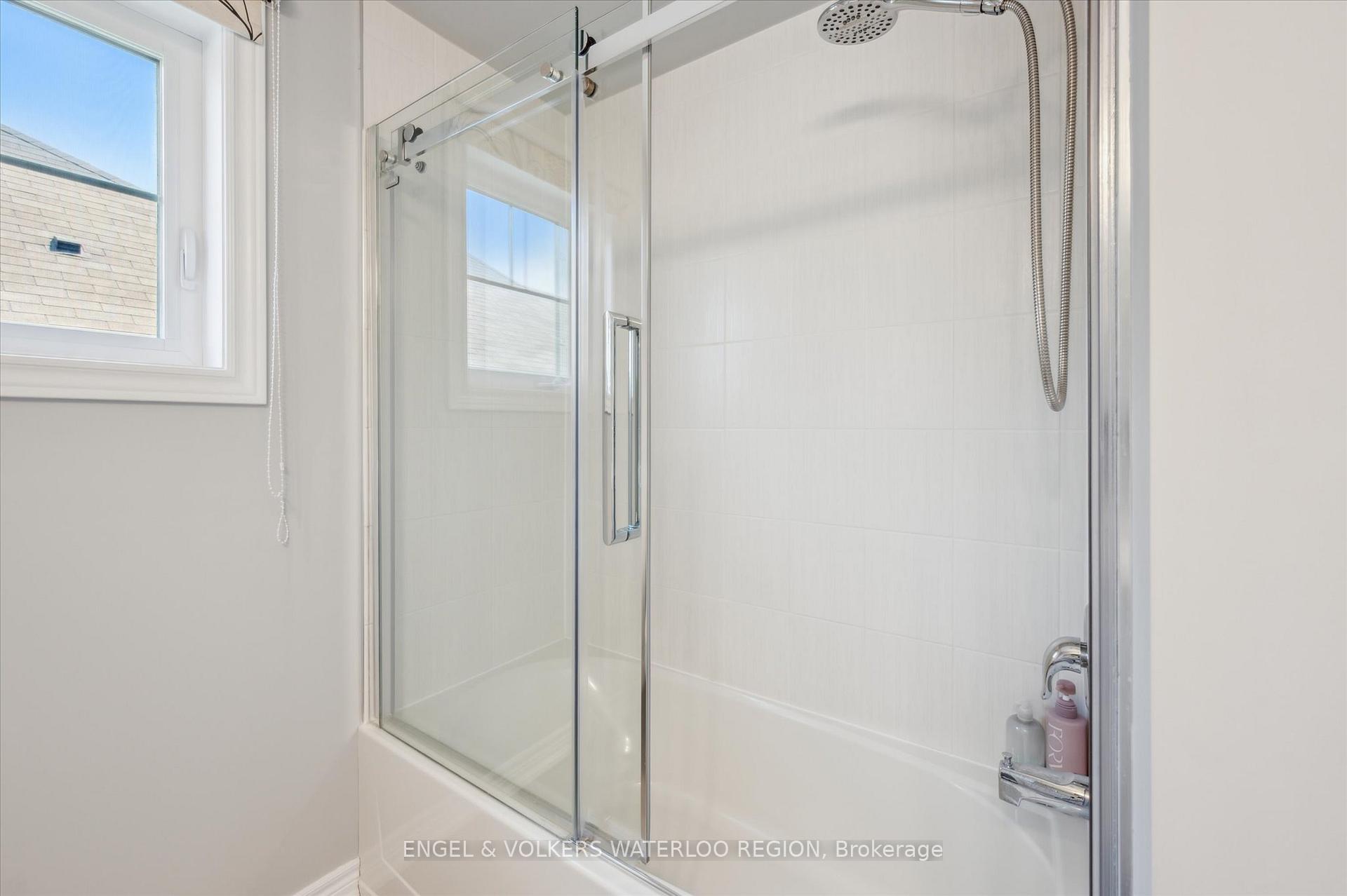 Photo 32 of 60 Condor Street, Kitchener — HOMEH