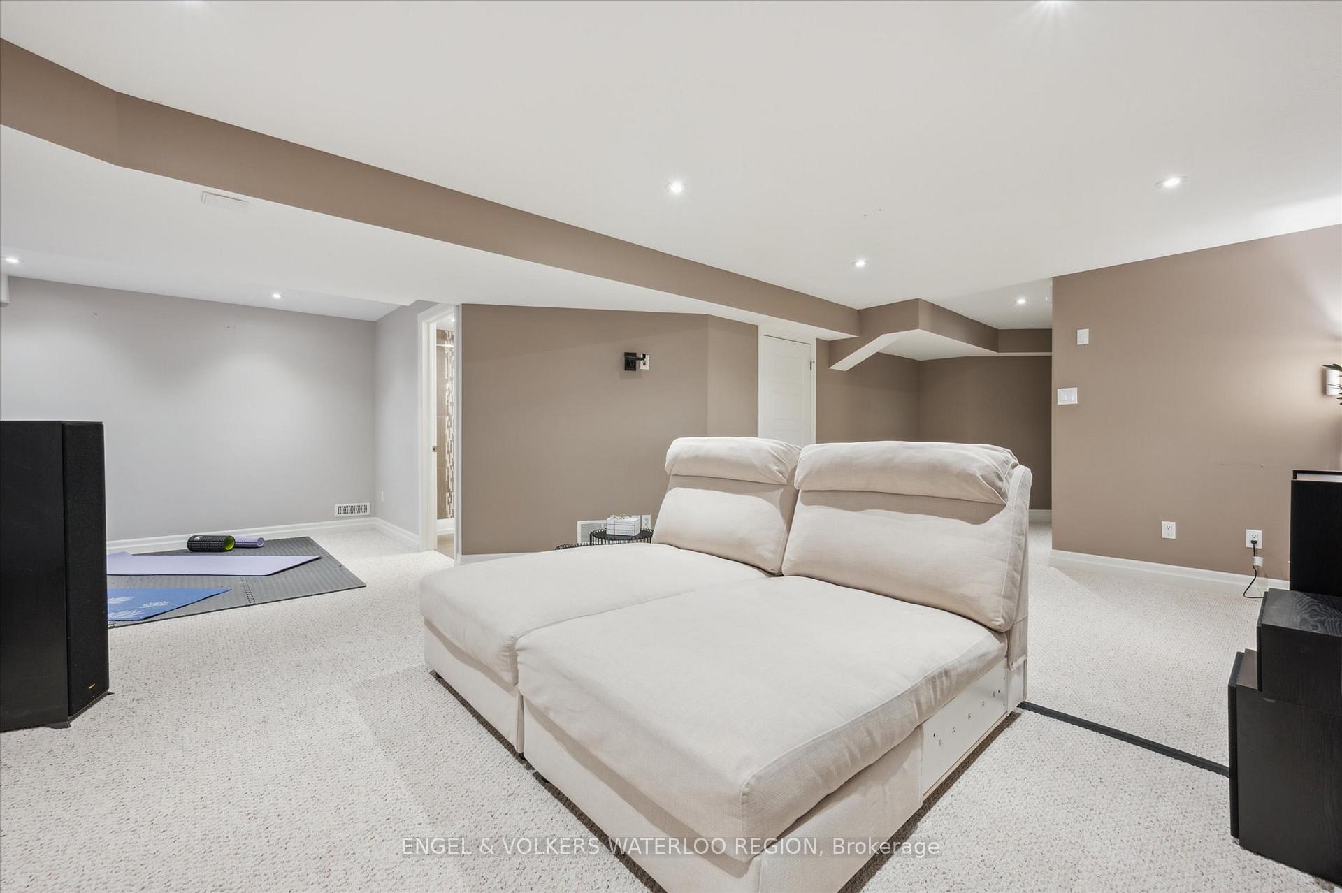 Photo 41 of 60 Condor Street, Kitchener — HOMEH