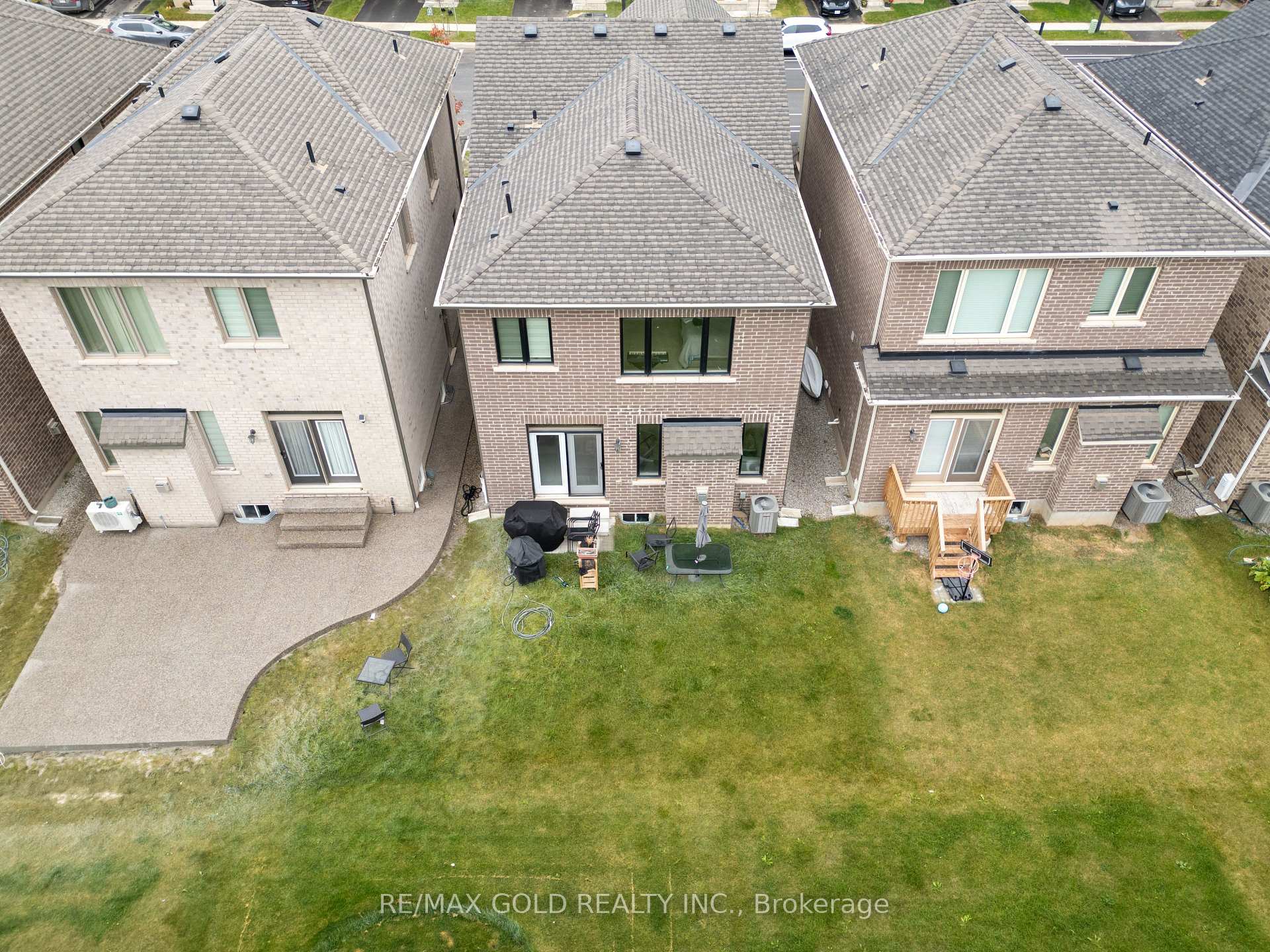 Photo 3 of 1257 Trudeau Drive, Milton, Bowes — HOMEH