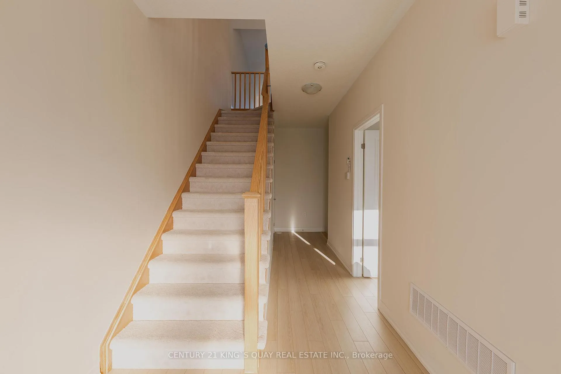 Photo 2 of 35 Floyd Ford Way, Markham, Box Grove — HOMEH